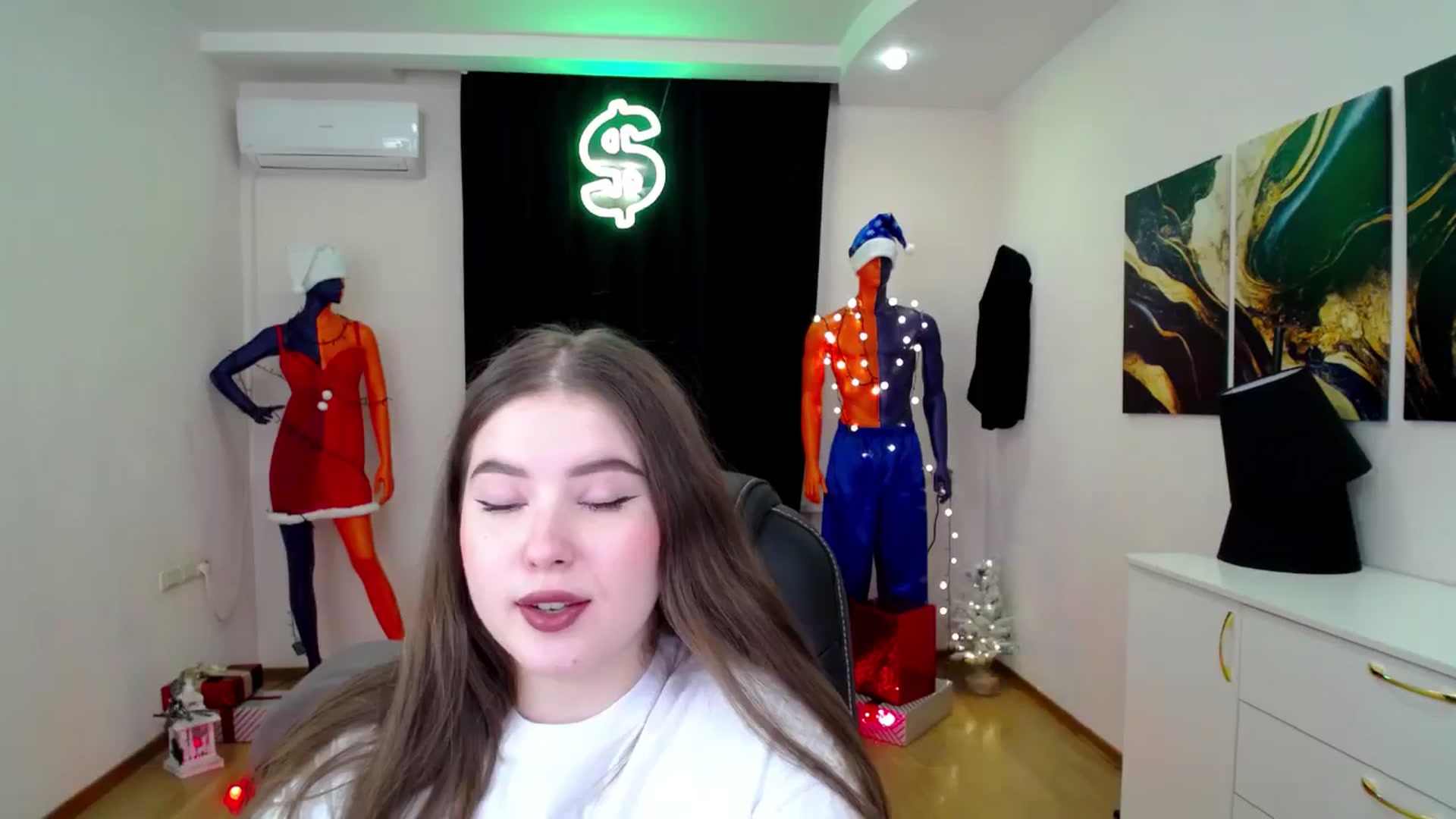 Gallery image thumbnail from AdmireMyEyes's myfreecams stream on, 12/28/2024, 23:04 image 14 of 20