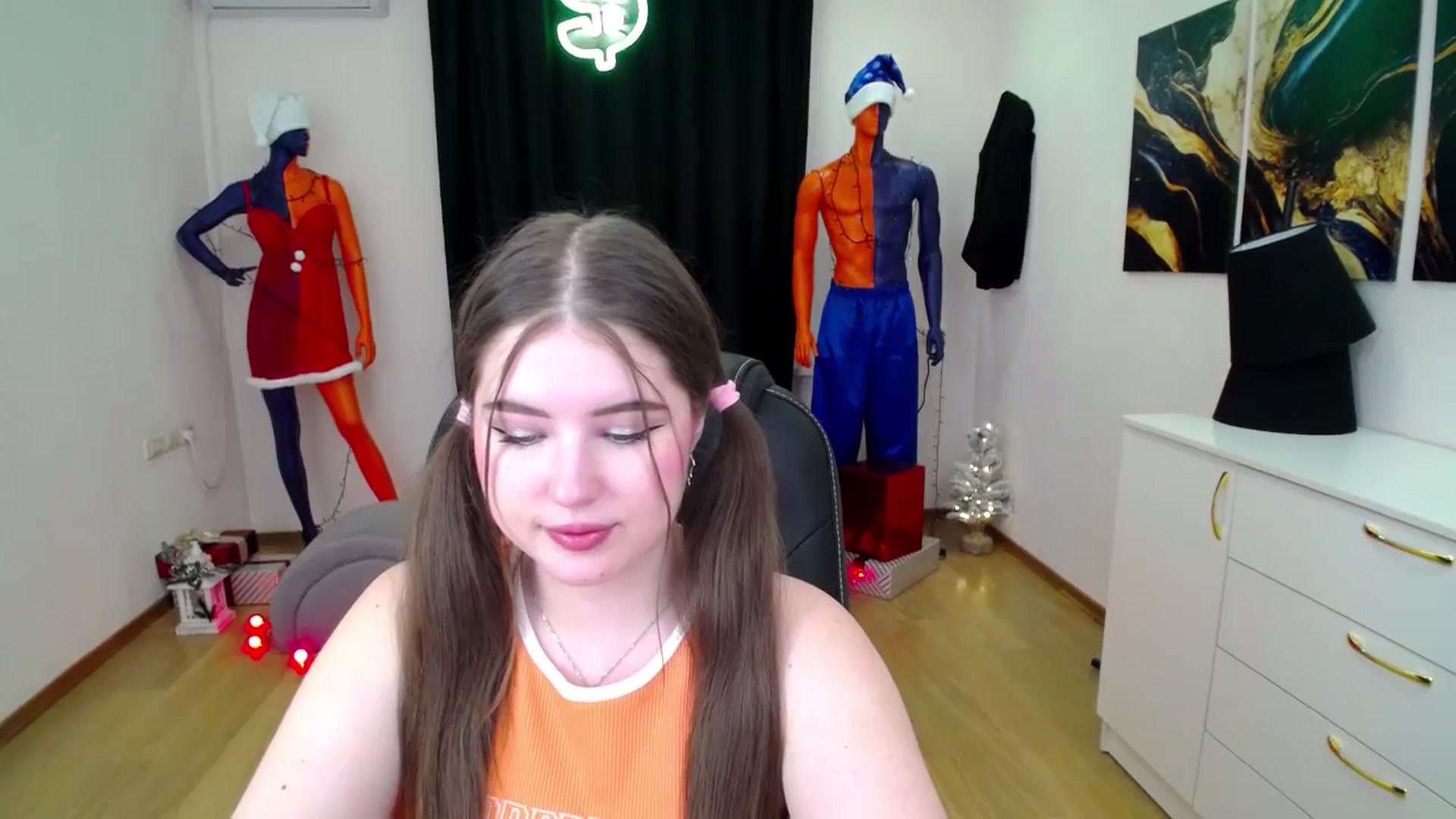 Gallery image thumbnail from AdmireMyEyes's myfreecams stream on, 12/30/2024, 08:31 image 3 of 20