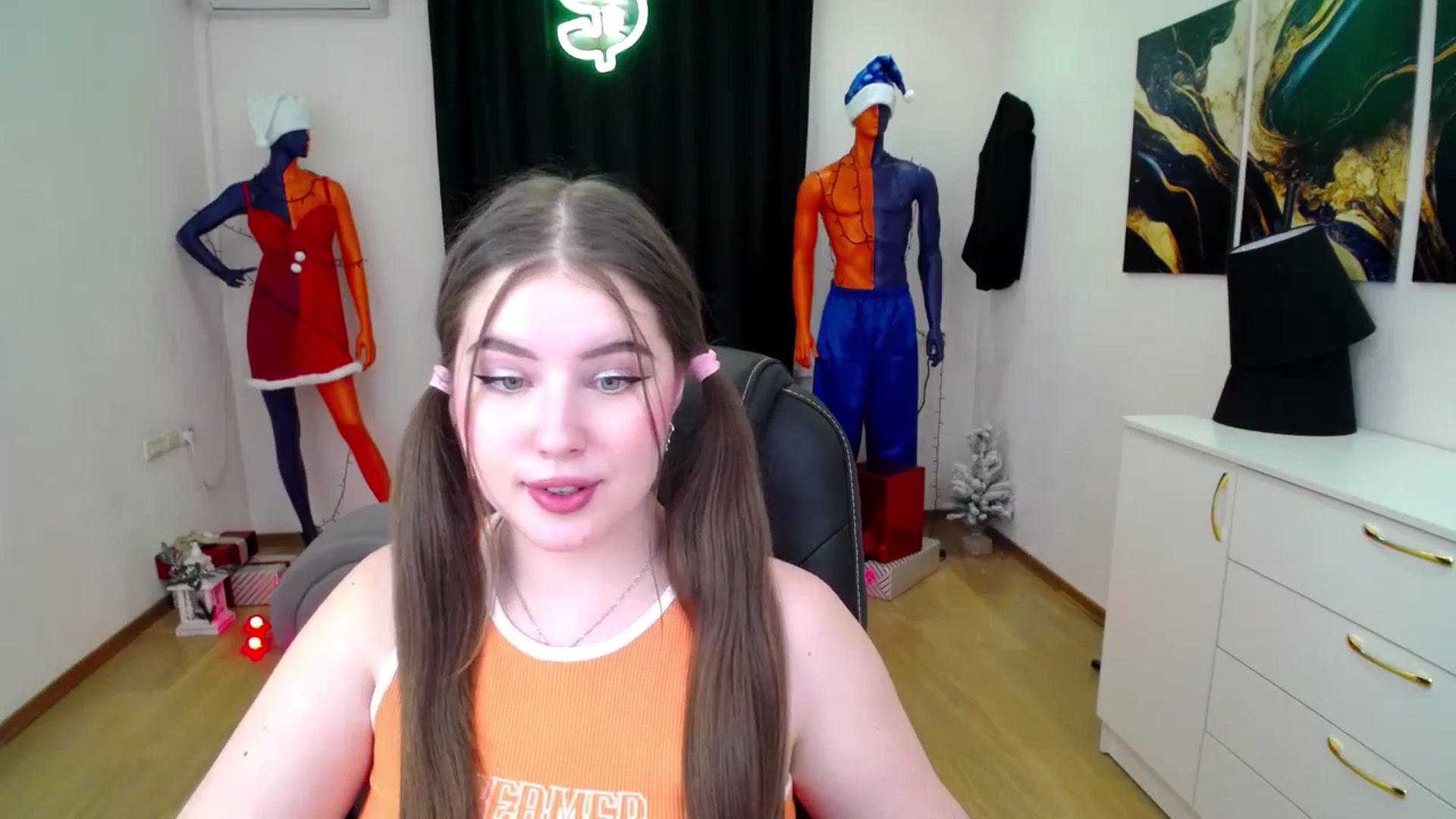 Gallery image thumbnail from AdmireMyEyes's myfreecams stream on, 12/30/2024, 08:31 image 10 of 20