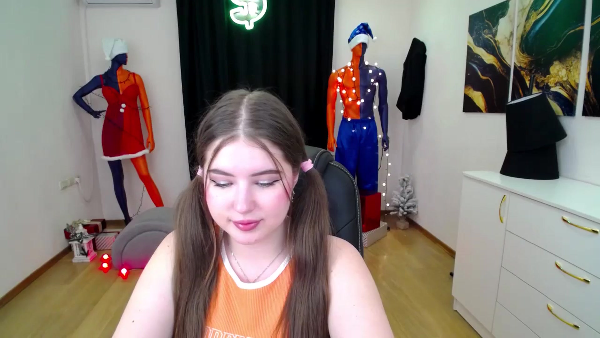Gallery image thumbnail from AdmireMyEyes's myfreecams stream on, 12/30/2024, 08:31 image 5 of 20