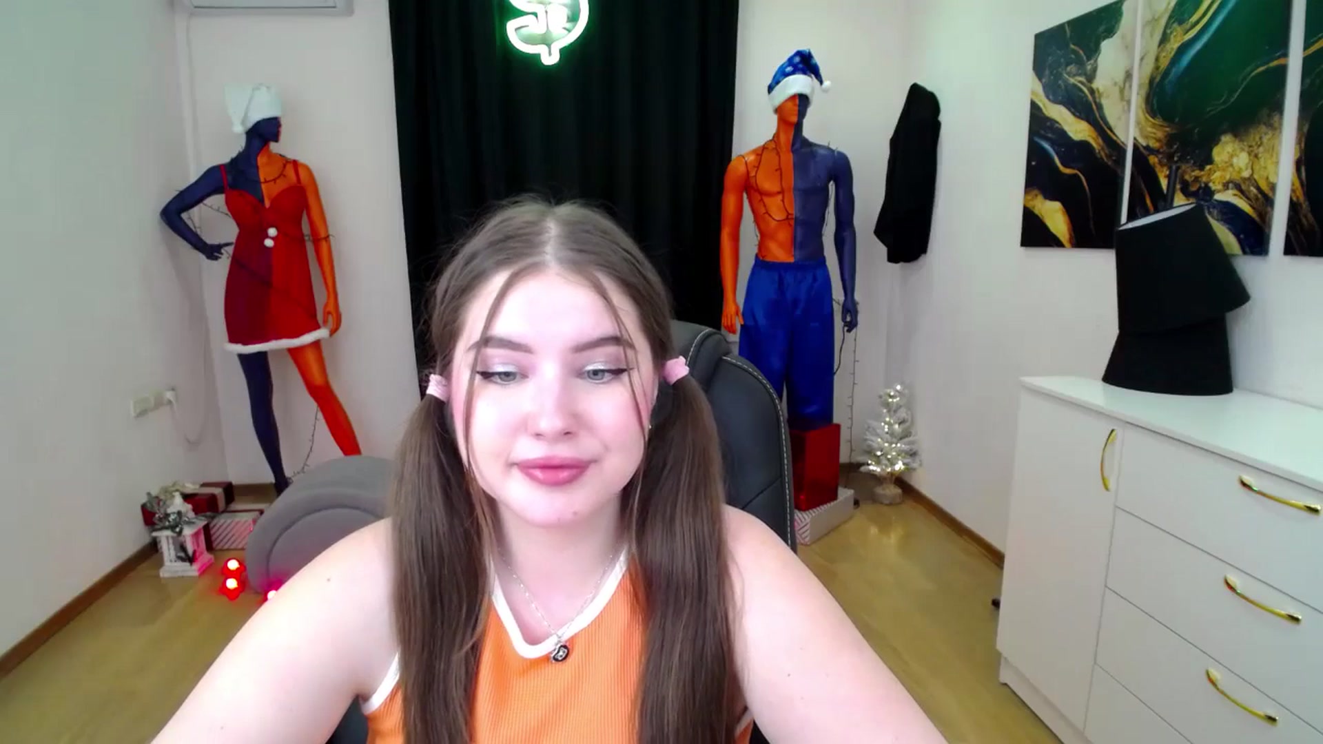 Gallery image thumbnail from AdmireMyEyes's myfreecams stream on, 12/30/2024, 08:31 image 11 of 20