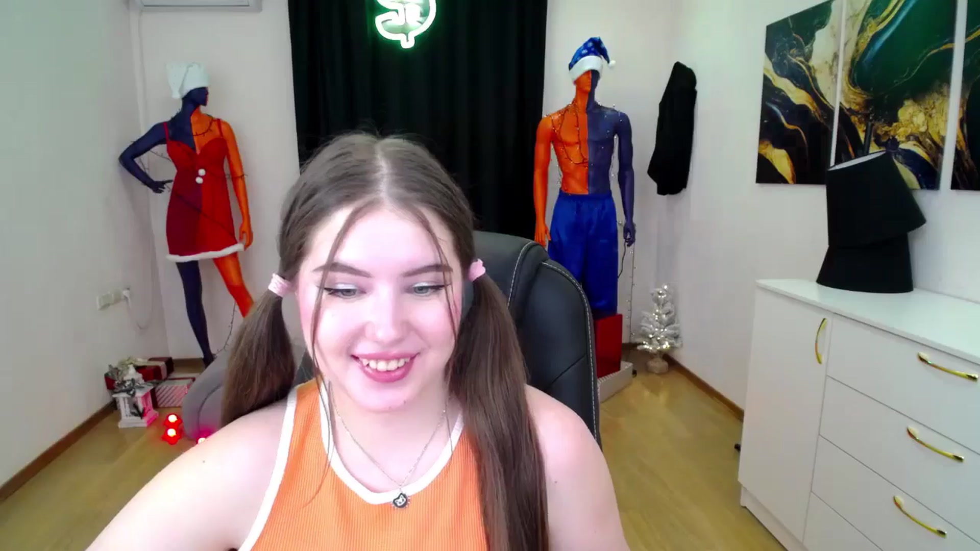 Gallery image thumbnail from AdmireMyEyes's myfreecams stream on, 12/30/2024, 08:31 image 20 of 20