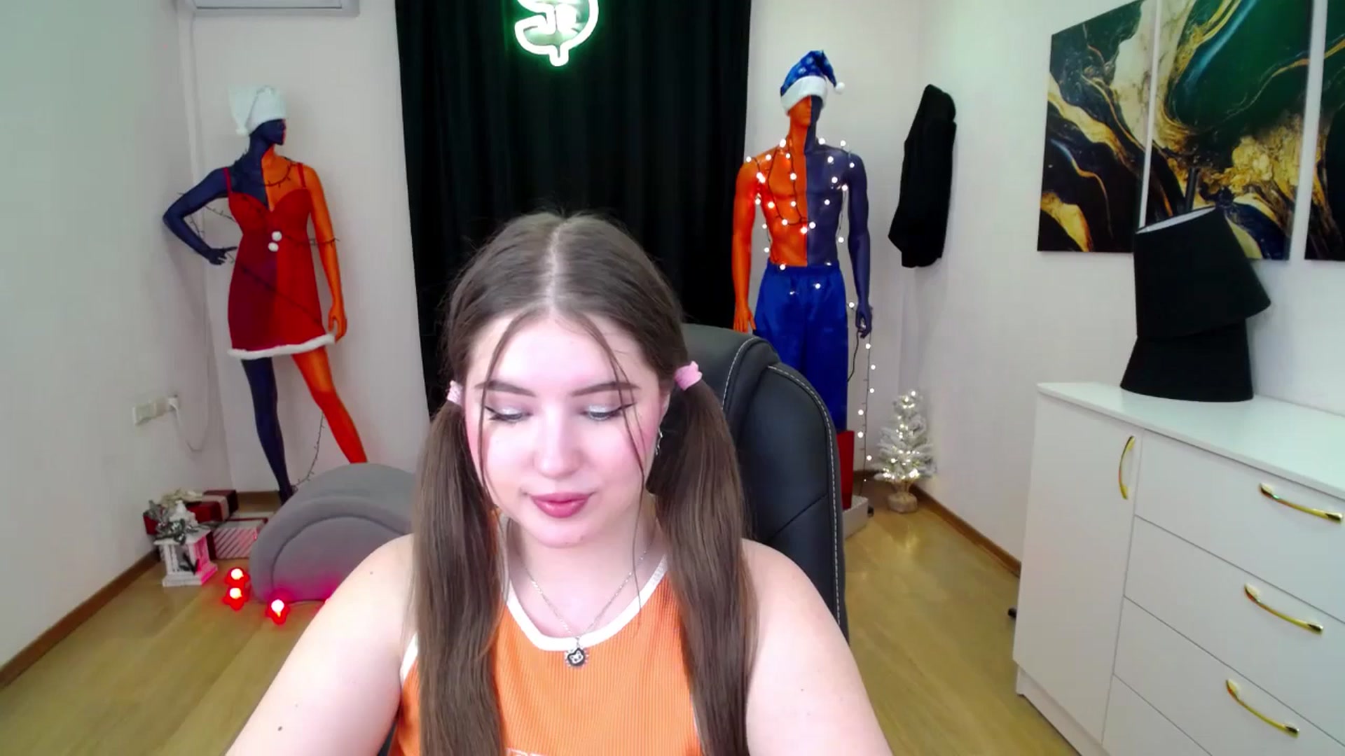 Gallery image thumbnail from AdmireMyEyes's myfreecams stream on, 12/30/2024, 08:31 image 19 of 20