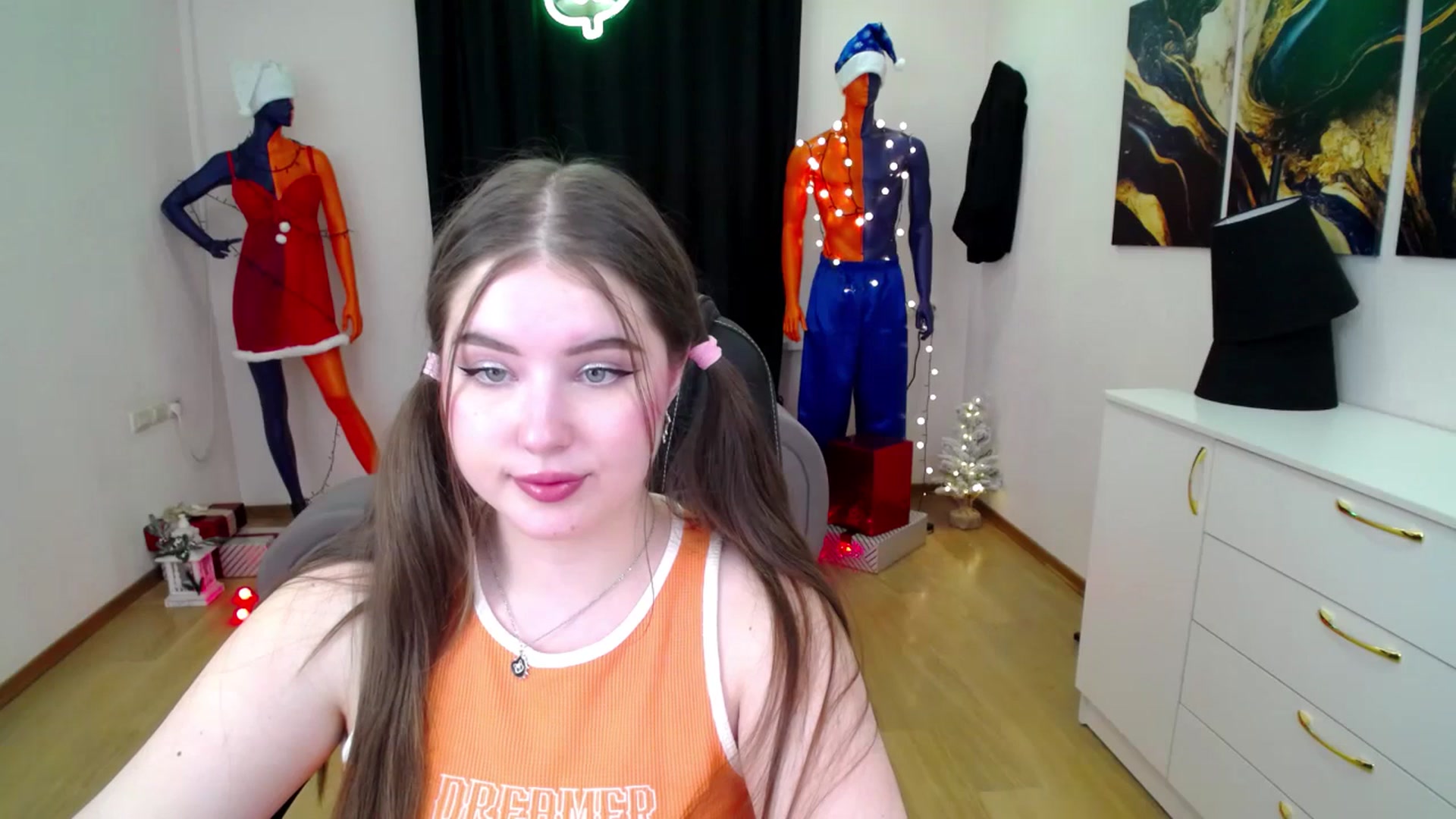 Gallery image thumbnail from AdmireMyEyes's myfreecams stream on, 12/30/2024, 09:22 image 19 of 20