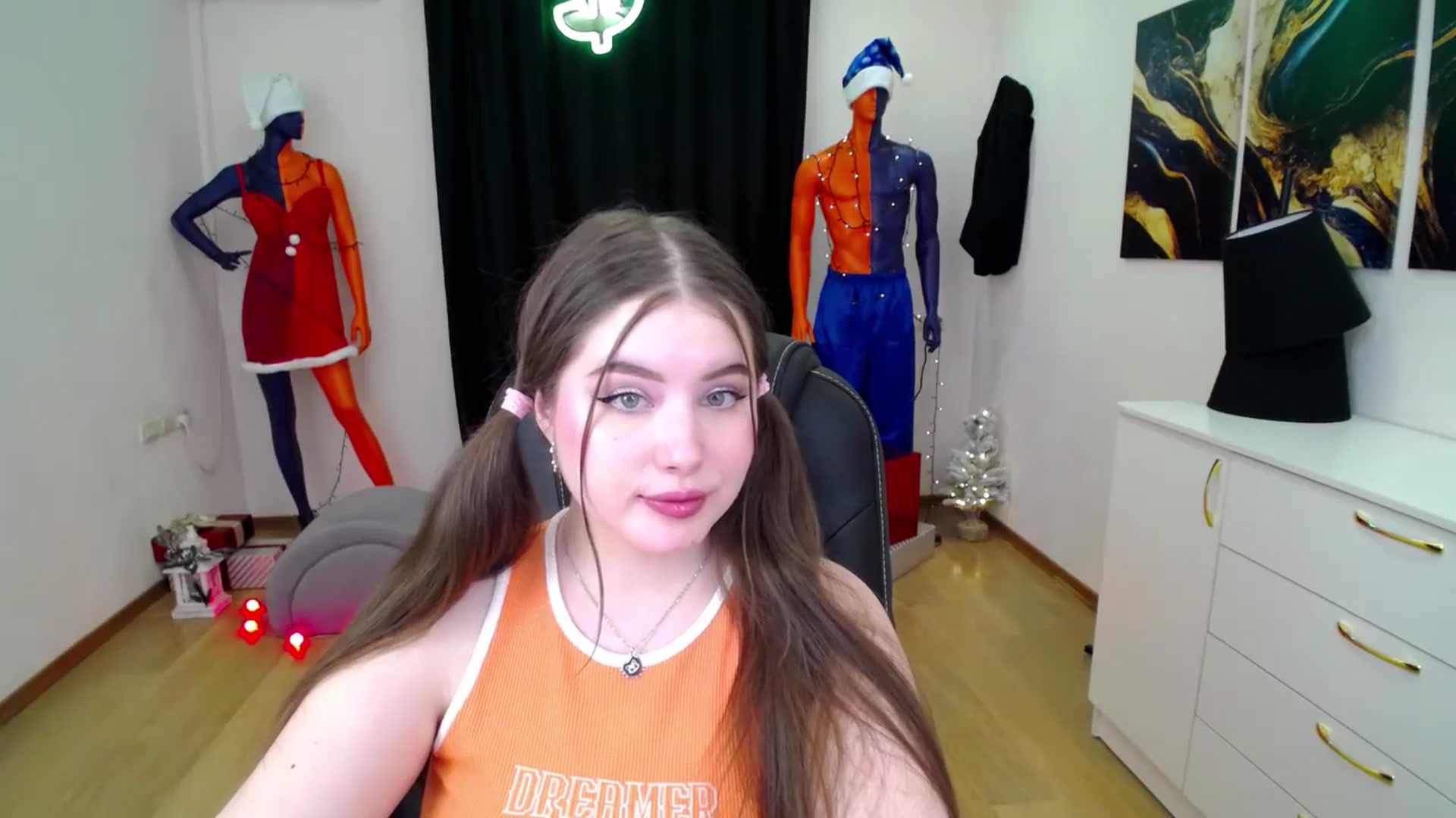 Gallery image thumbnail from AdmireMyEyes's myfreecams stream on, 12/30/2024, 09:22 image 2 of 20