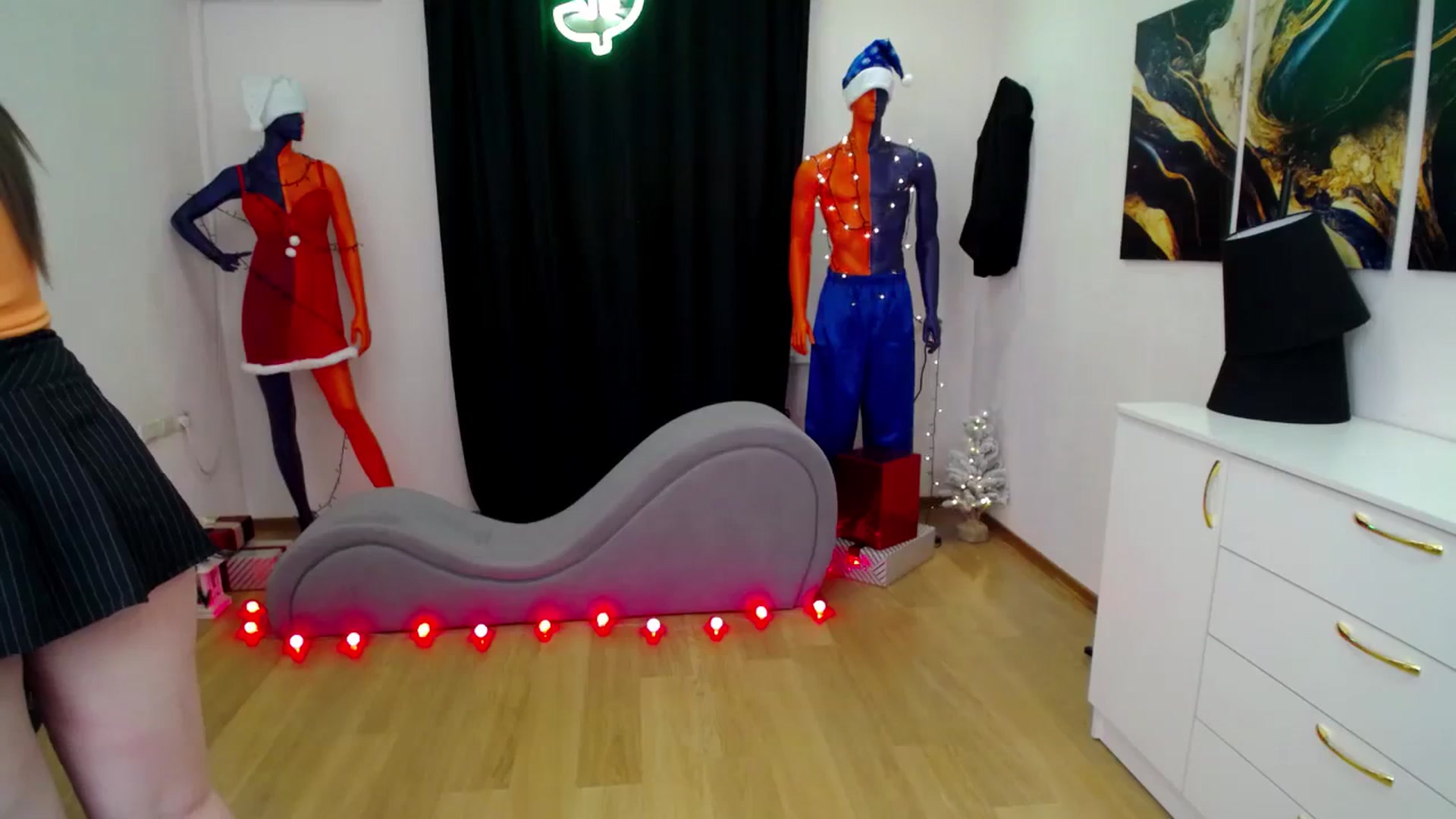 Gallery image thumbnail from AdmireMyEyes's myfreecams stream on, 12/30/2024, 09:22 image 6 of 20