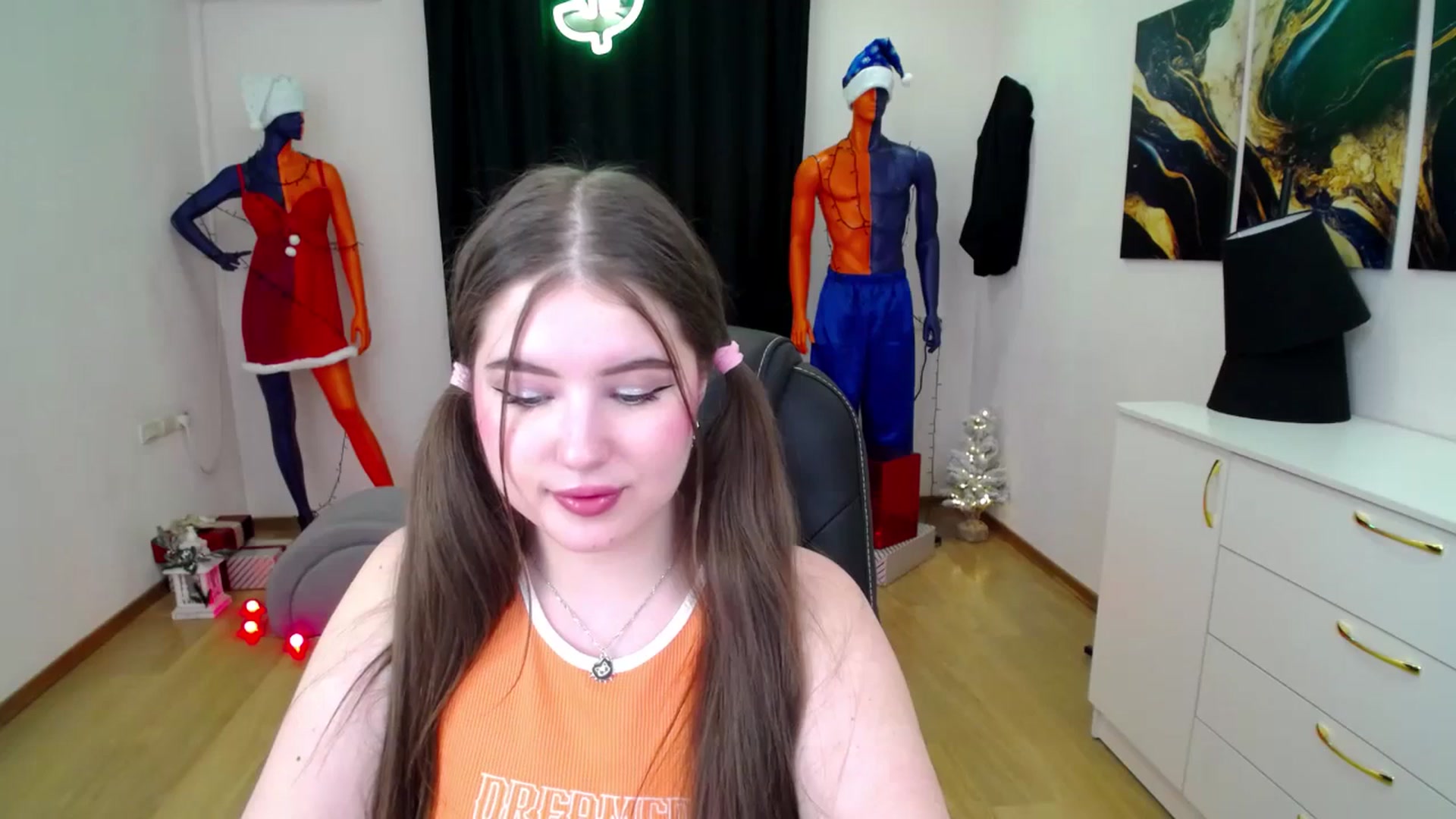 Gallery image thumbnail from AdmireMyEyes's myfreecams stream on, 12/30/2024, 09:22 image 4 of 20