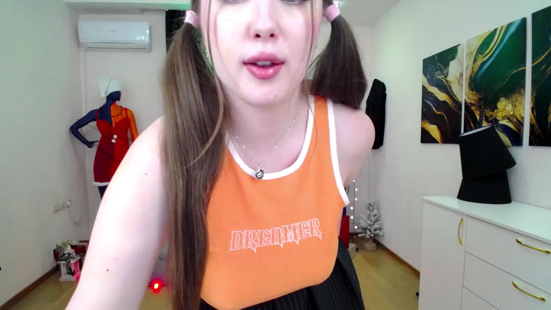 Gallery image thumbnail from AdmireMyEyes's myfreecams stream on, 12/30/2024, 09:22 image 10 of 20