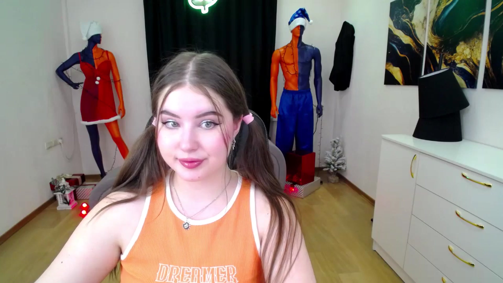 Gallery image thumbnail from AdmireMyEyes's myfreecams stream on, 12/30/2024, 09:22 image 18 of 20