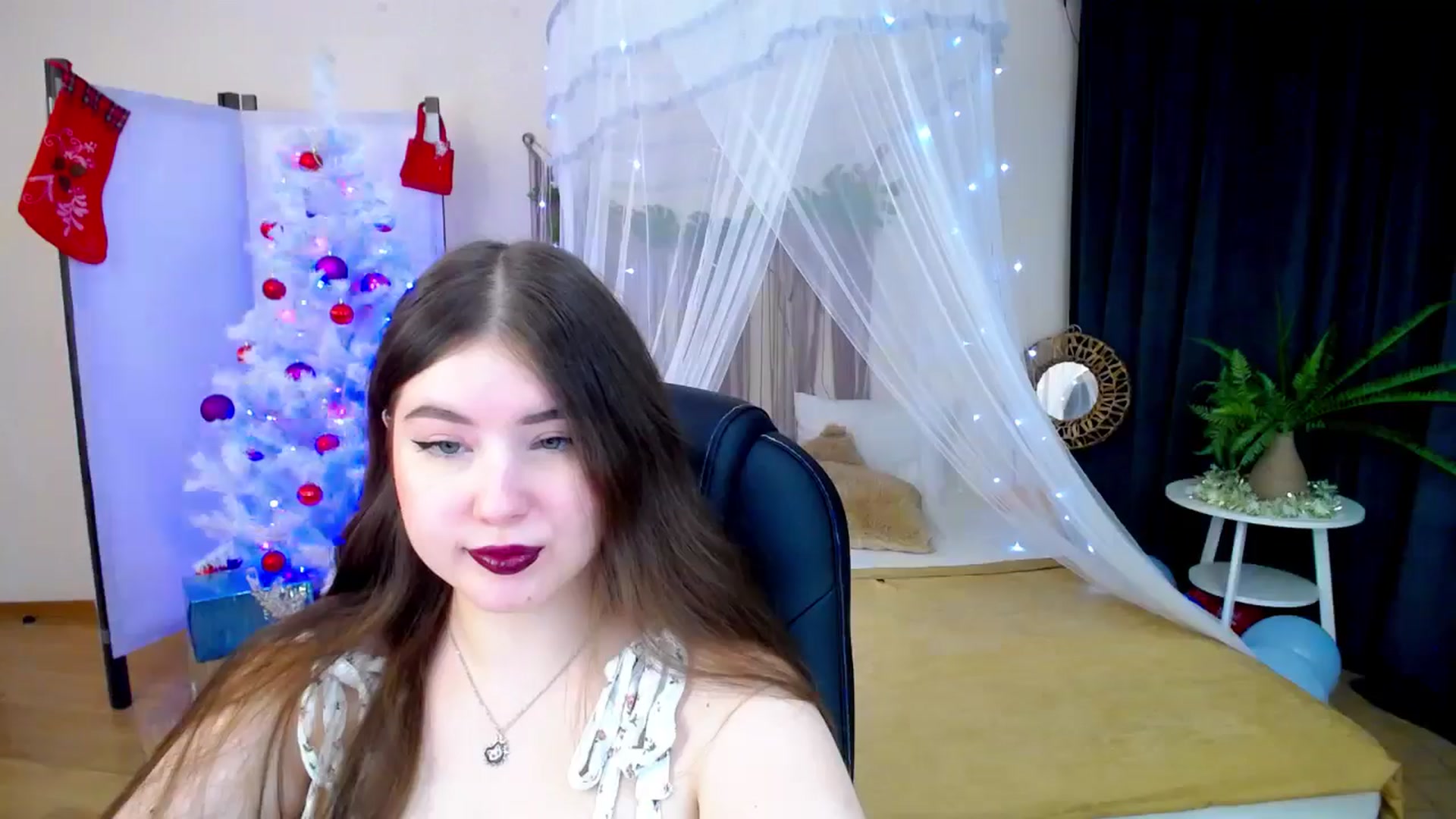 Gallery image thumbnail from AdmireMyEyes's myfreecams stream on, 12/31/2024, 05:28 image 18 of 20