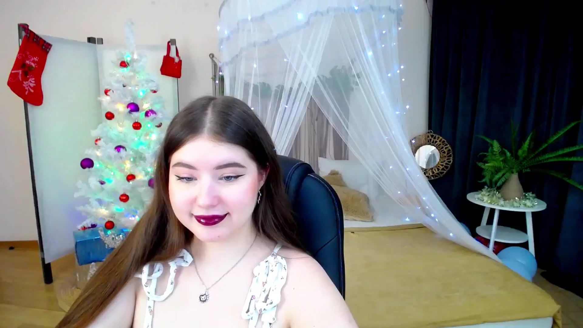 Gallery image thumbnail from AdmireMyEyes's myfreecams stream on, 12/31/2024, 05:28 image 8 of 20