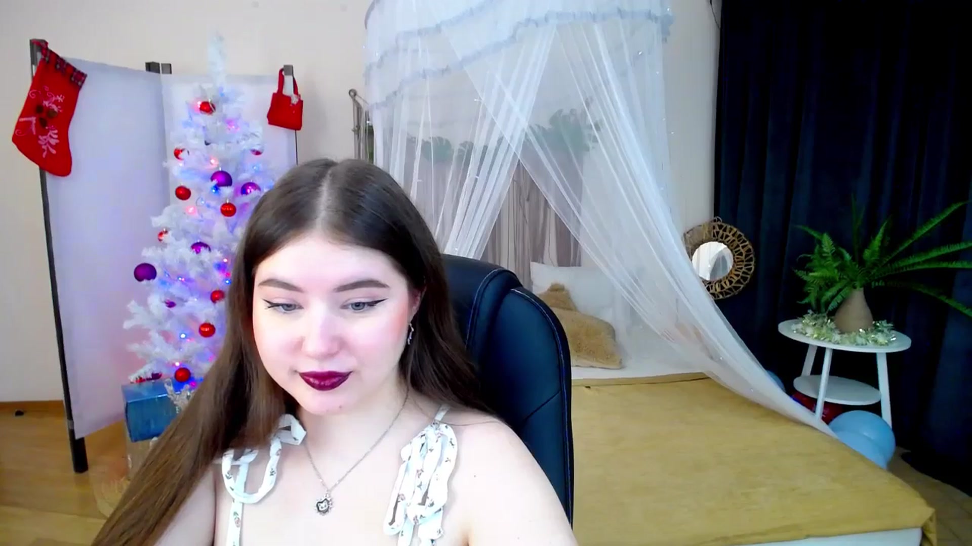 Gallery image thumbnail from AdmireMyEyes's myfreecams stream on, 12/31/2024, 05:28 image 9 of 20