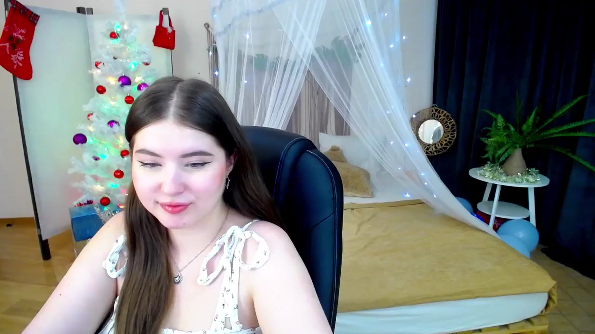 Gallery image thumbnail from AdmireMyEyes's myfreecams stream on, 12/31/2024, 08:38 image 20 of 20