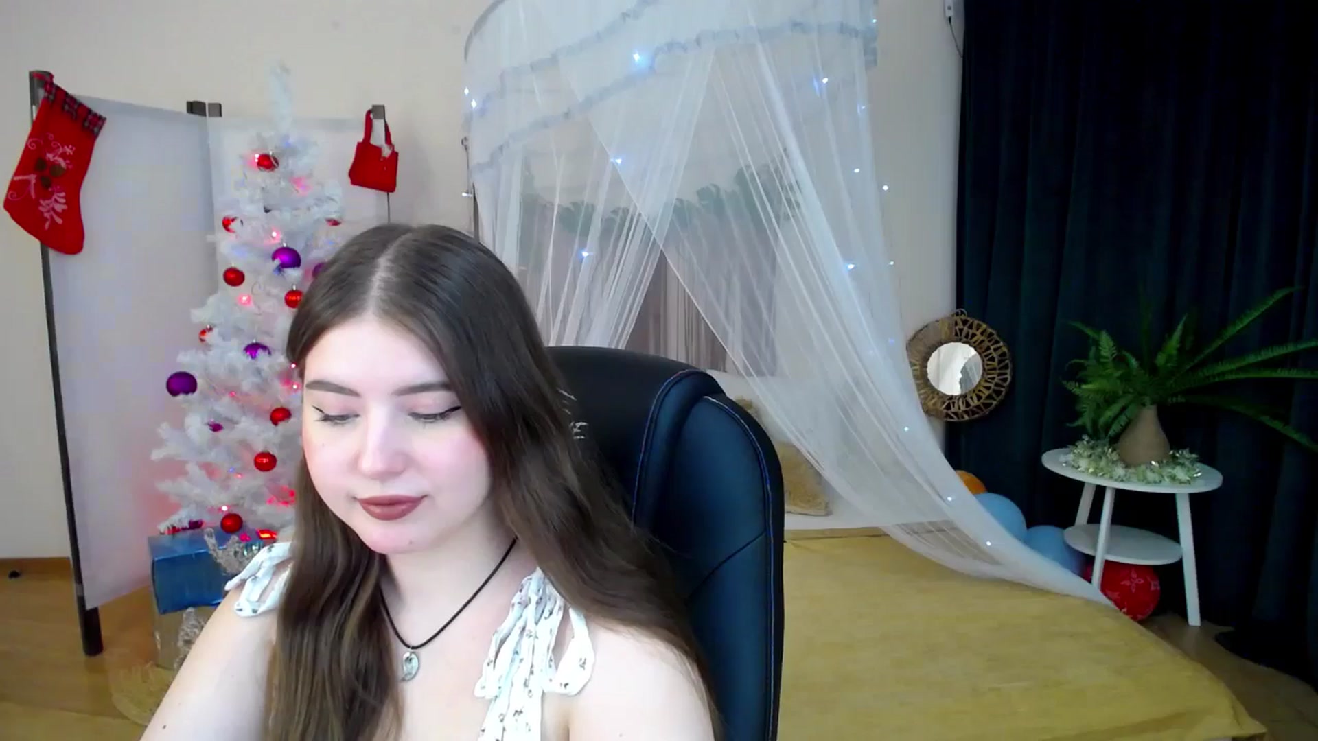 Gallery image thumbnail from AdmireMyEyes's myfreecams stream on, 01/15/2025, 07:17 image 5 of 20