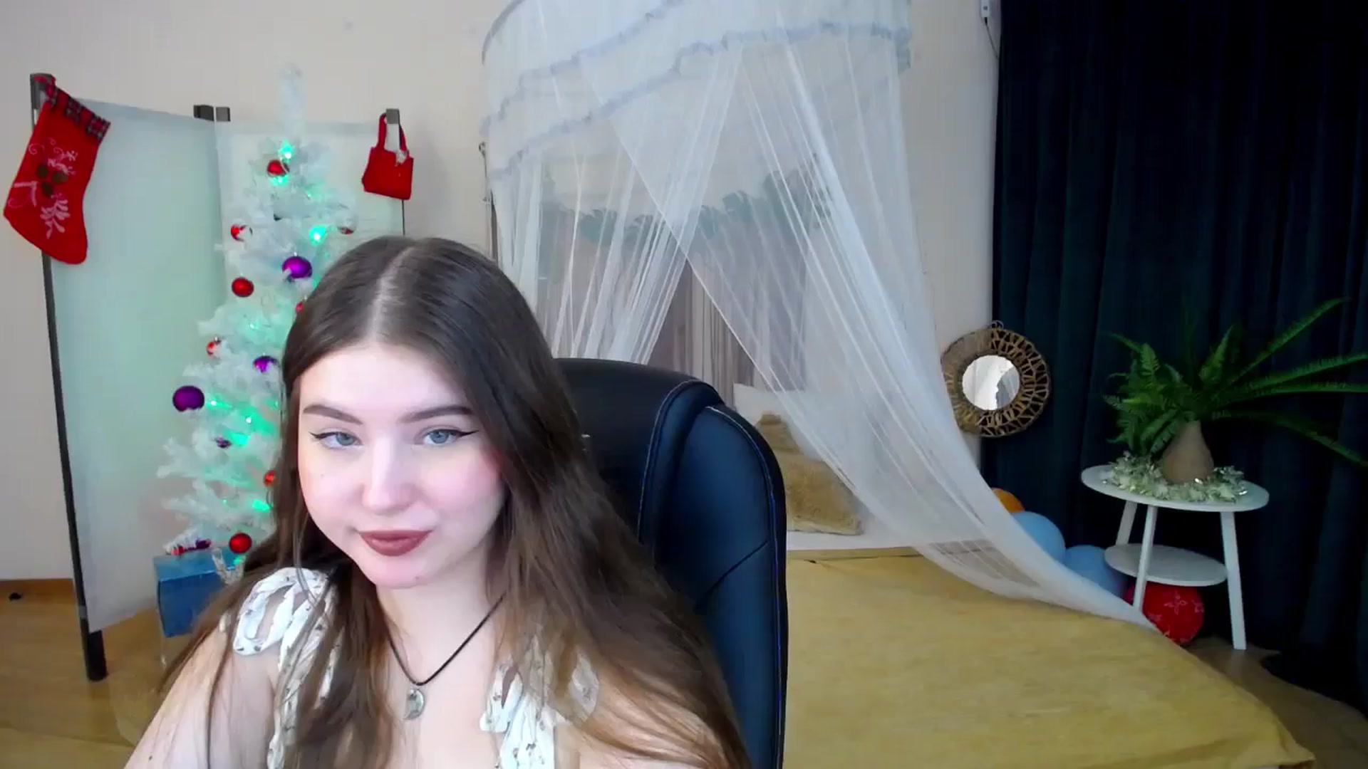 Gallery image thumbnail from AdmireMyEyes's myfreecams stream on, 01/15/2025, 07:17 image 12 of 20