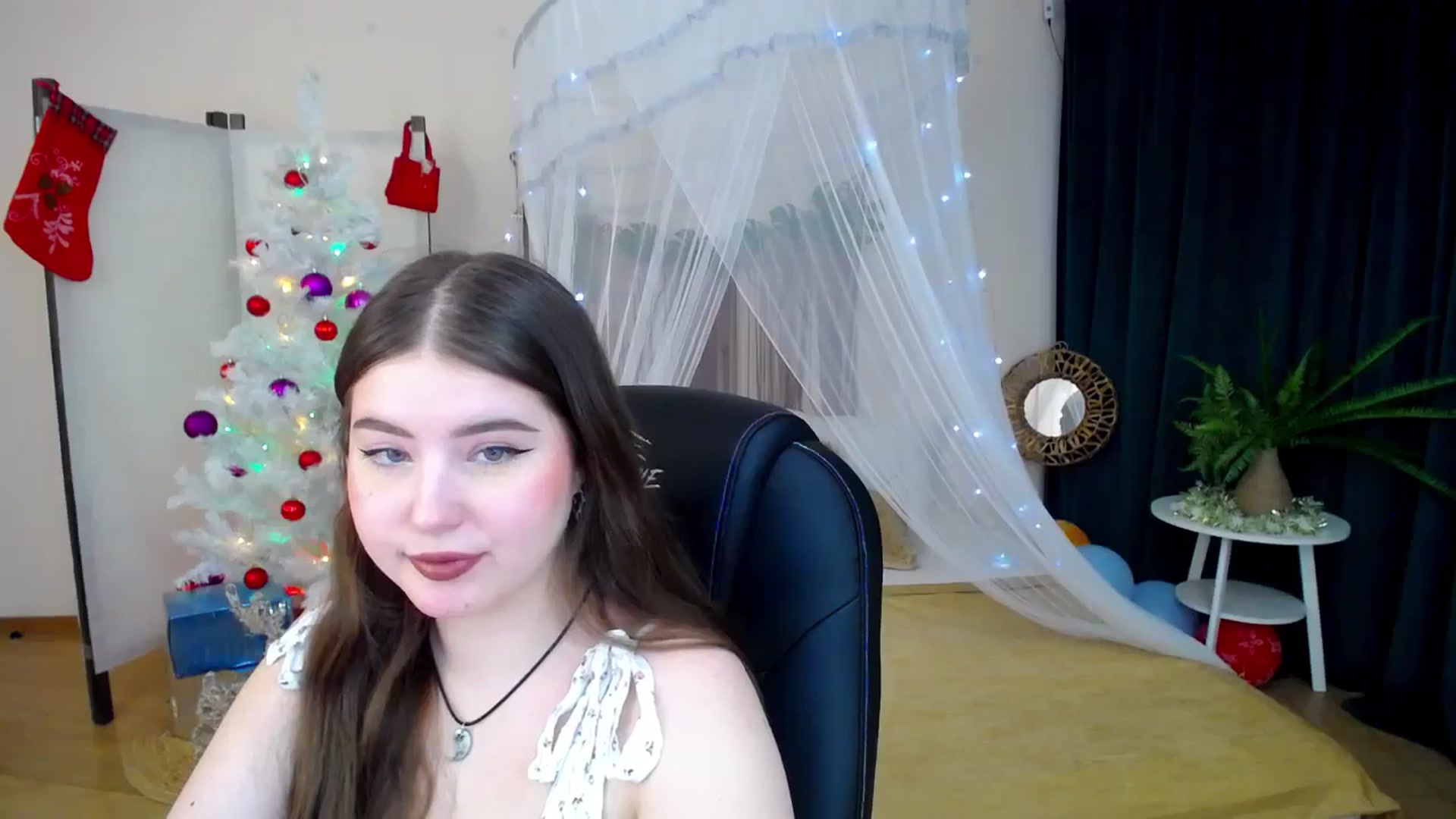 Gallery image thumbnail from AdmireMyEyes's myfreecams stream on, 01/15/2025, 07:17 image 8 of 20