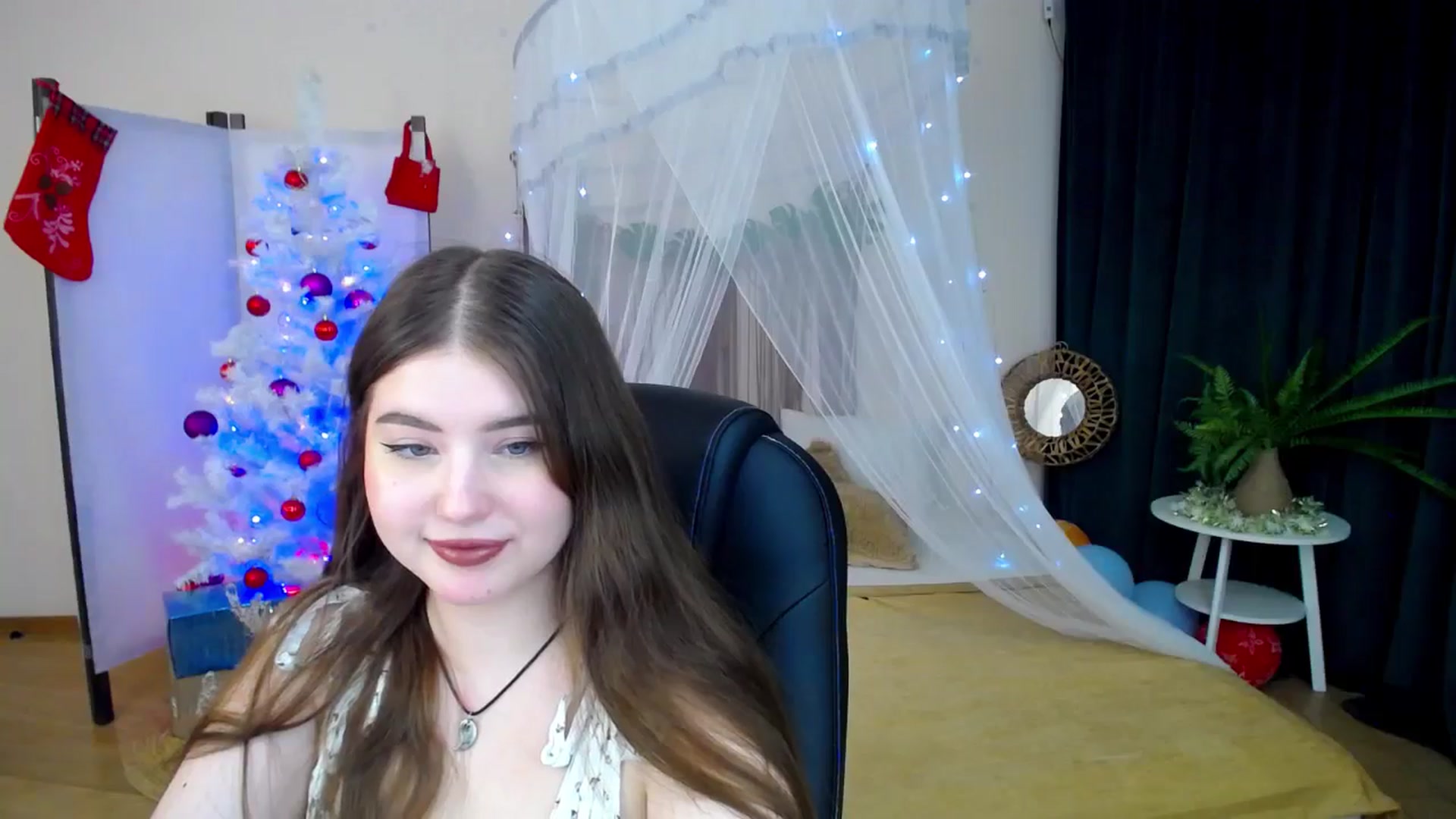 Gallery image thumbnail from AdmireMyEyes's myfreecams stream on, 01/15/2025, 07:17 image 10 of 20