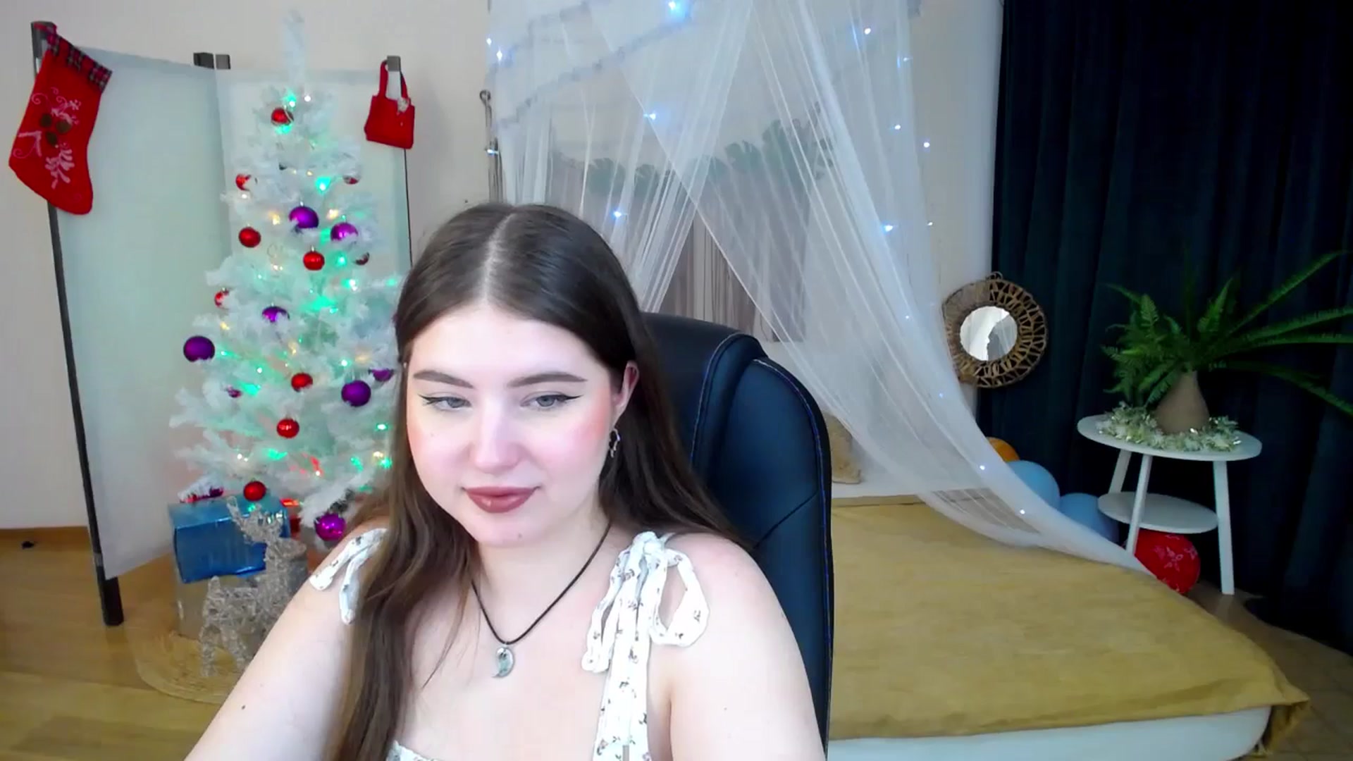 Gallery image thumbnail from AdmireMyEyes's myfreecams stream on, 01/15/2025, 09:48 image 12 of 20