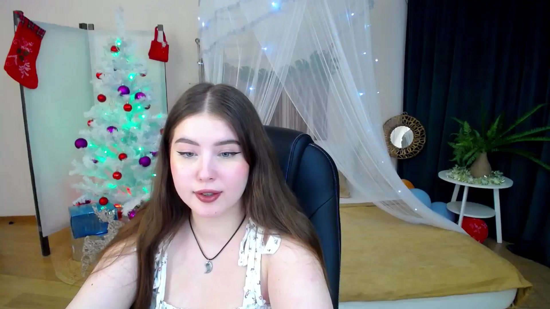 Gallery image thumbnail from AdmireMyEyes's myfreecams stream on, 01/15/2025, 09:48 image 18 of 20