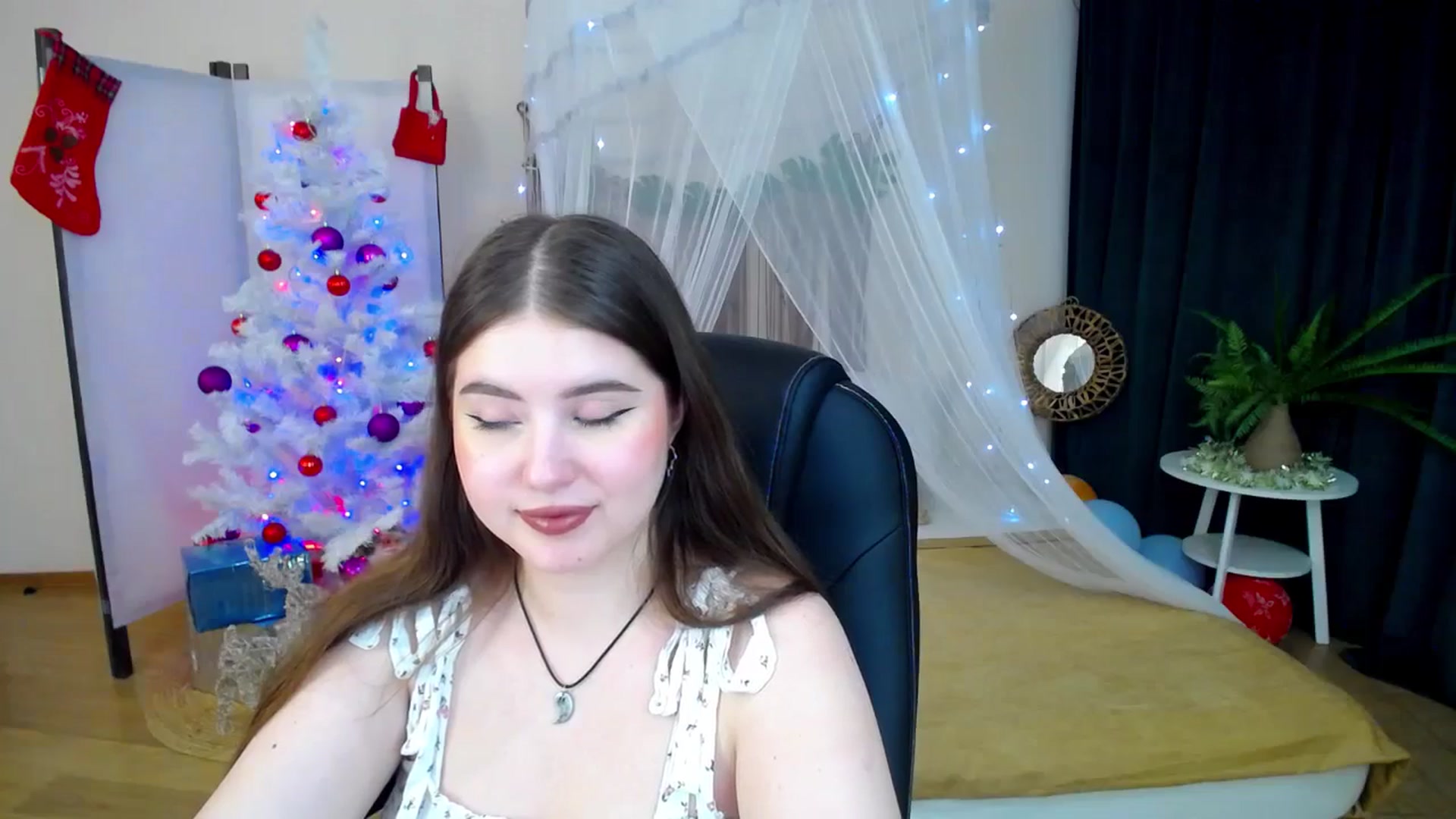 Gallery image thumbnail from AdmireMyEyes's myfreecams stream on, 01/15/2025, 09:48 image 17 of 20