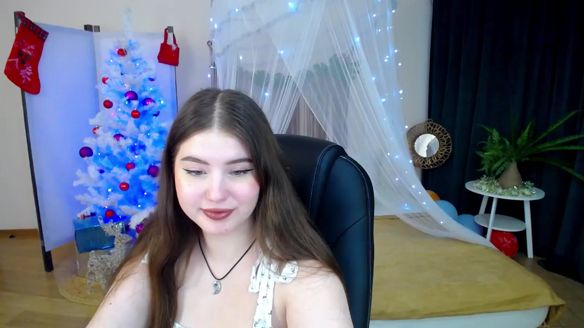 Gallery image thumbnail from AdmireMyEyes's myfreecams stream on, 01/15/2025, 09:48 image 20 of 20