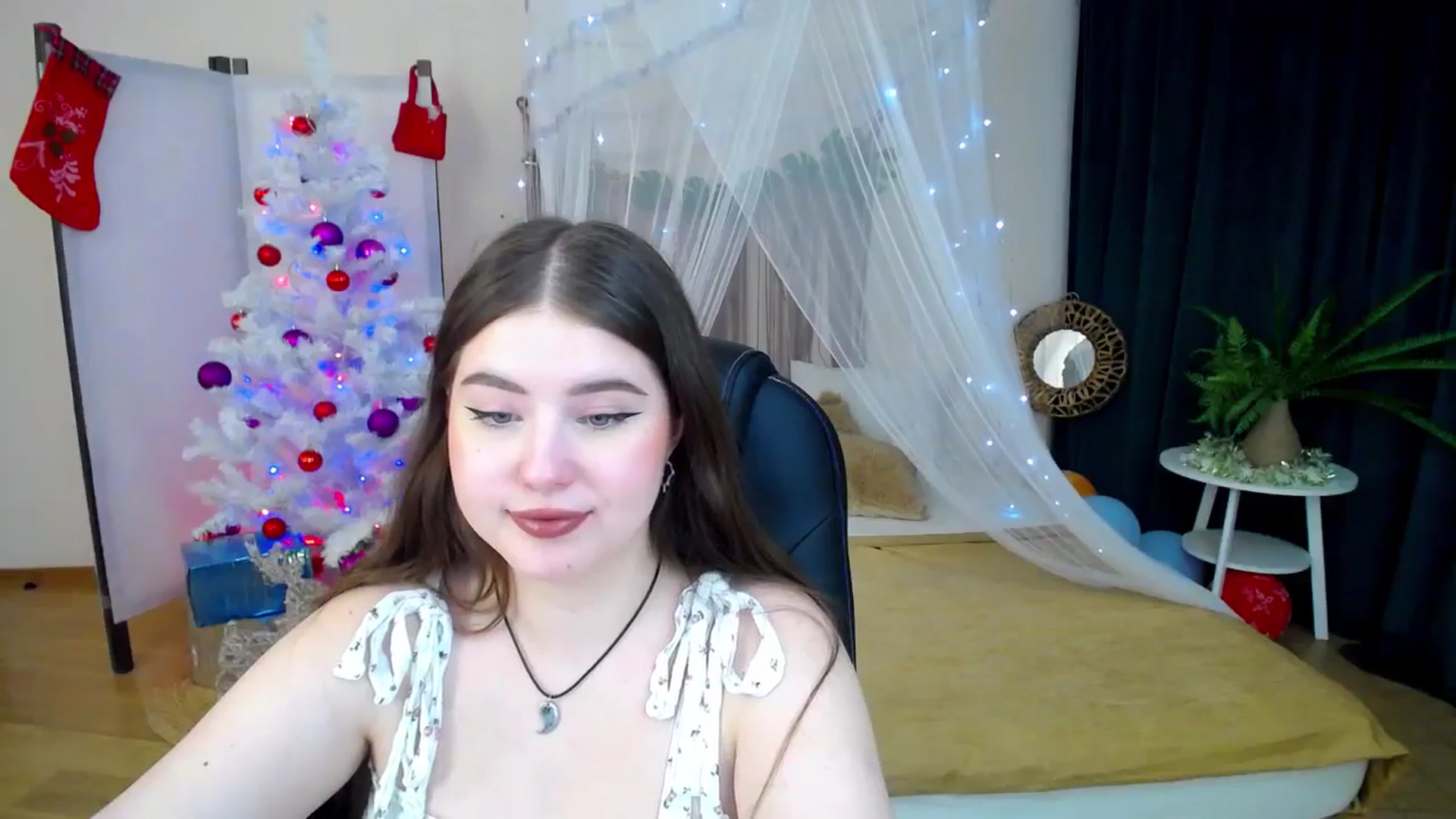 Gallery image thumbnail from AdmireMyEyes's myfreecams stream on, 01/15/2025, 09:48 image 9 of 20
