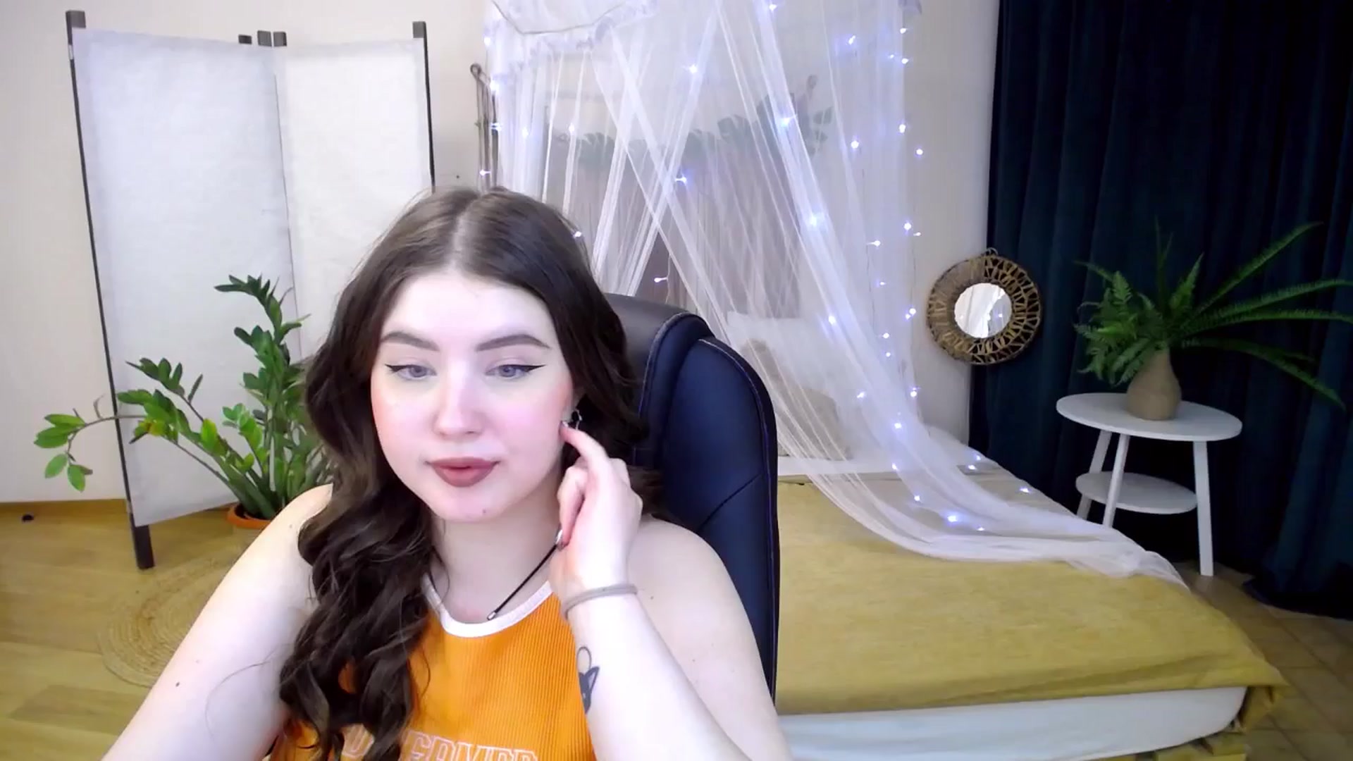 Gallery image thumbnail from AdmireMyEyes's myfreecams stream on, 01/17/2025, 06:42 image 1 of 20