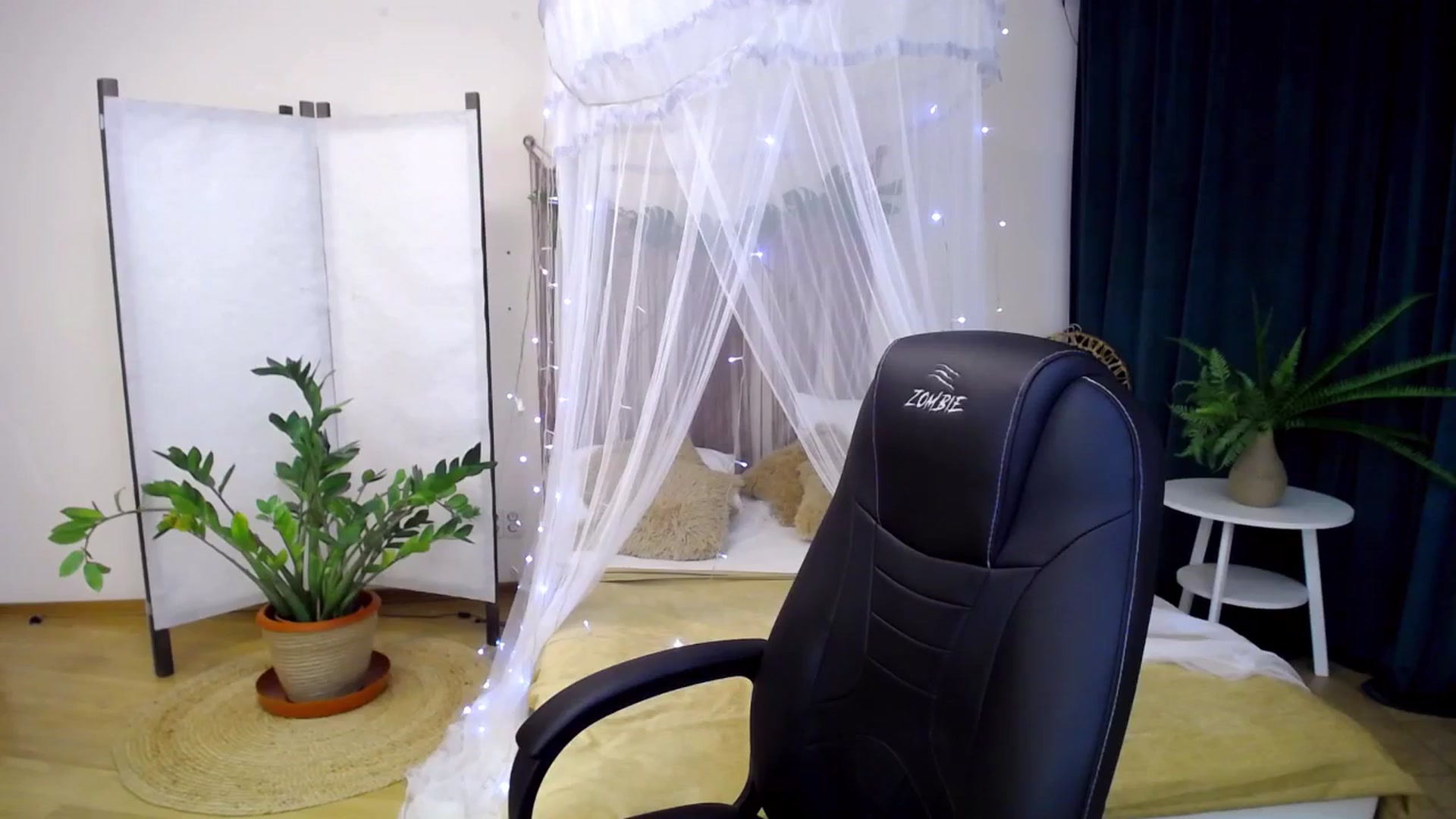 Gallery image thumbnail from AdmireMyEyes's myfreecams stream on, 01/17/2025, 08:45 image 17 of 20