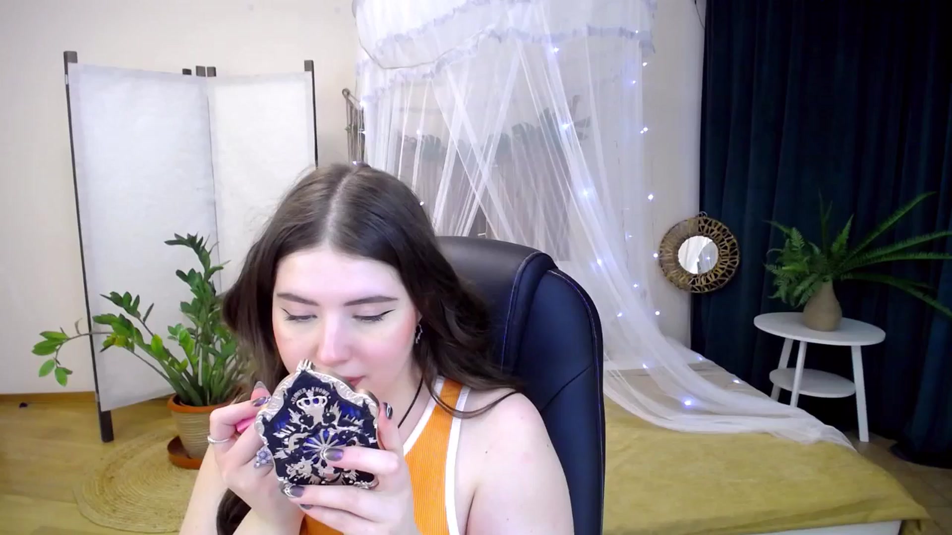 Gallery image thumbnail from AdmireMyEyes's myfreecams stream on, 01/17/2025, 08:45 image 1 of 20