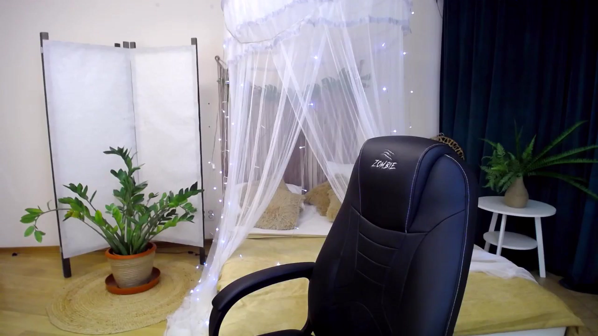 Gallery image thumbnail from AdmireMyEyes's myfreecams stream on, 01/17/2025, 08:45 image 18 of 20