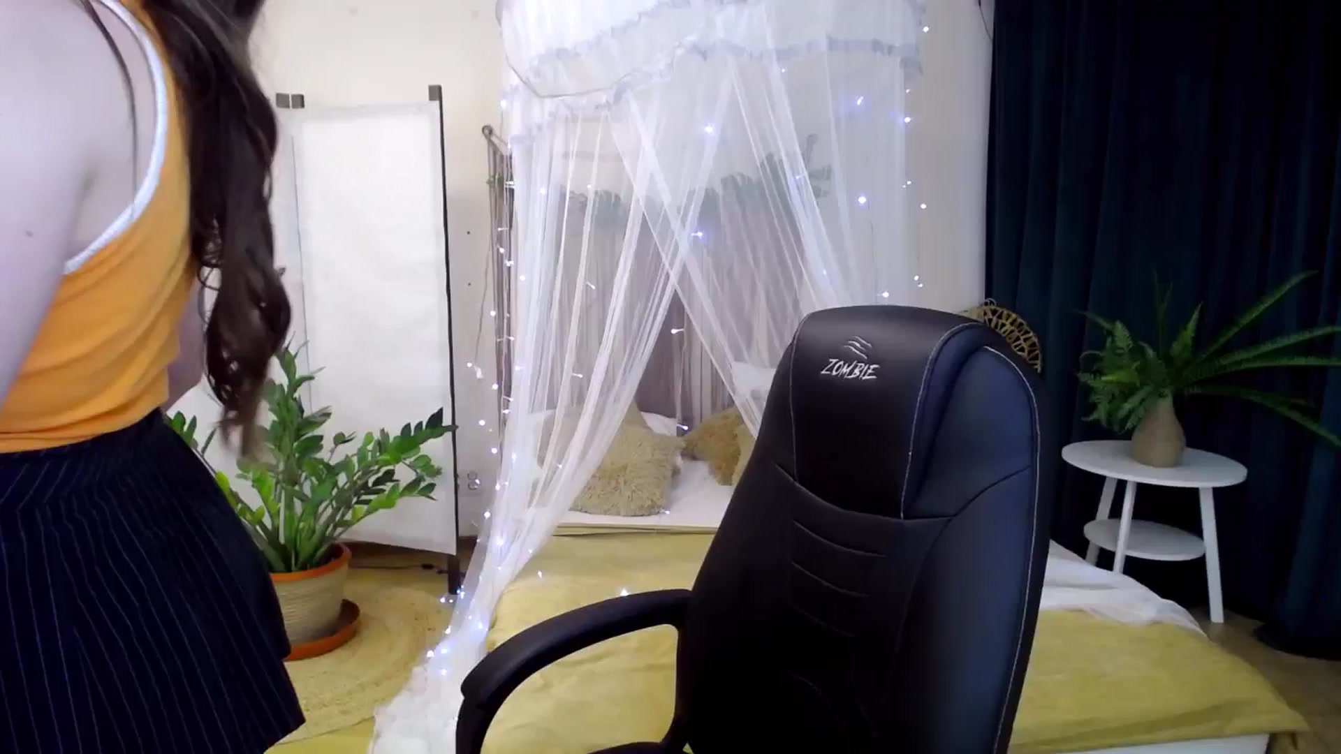Gallery image thumbnail from AdmireMyEyes's myfreecams stream on, 01/17/2025, 08:45 image 15 of 20