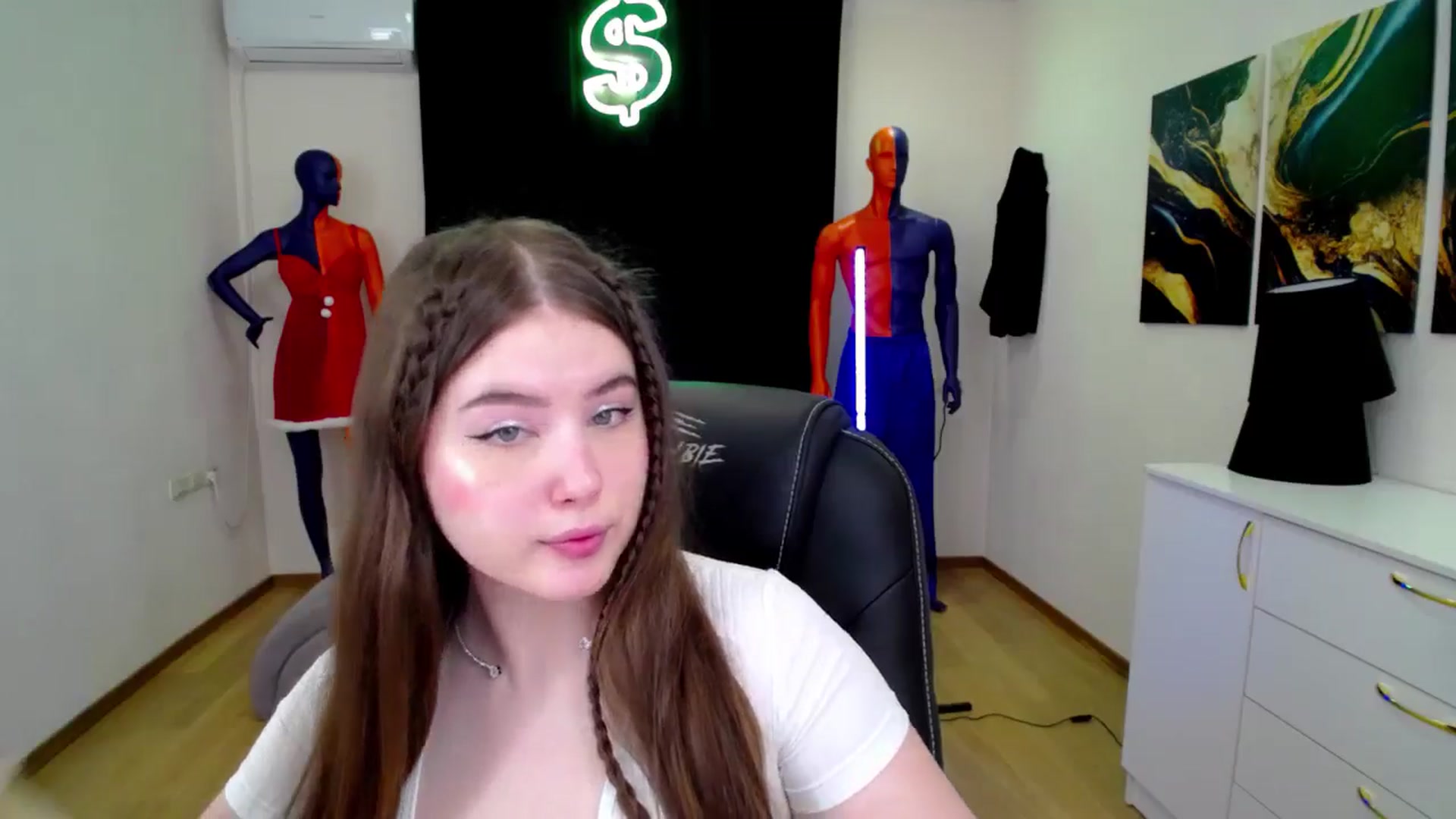 Gallery image thumbnail from AdmireMyEyes's myfreecams stream on, 01/18/2025, 19:44 image 3 of 20