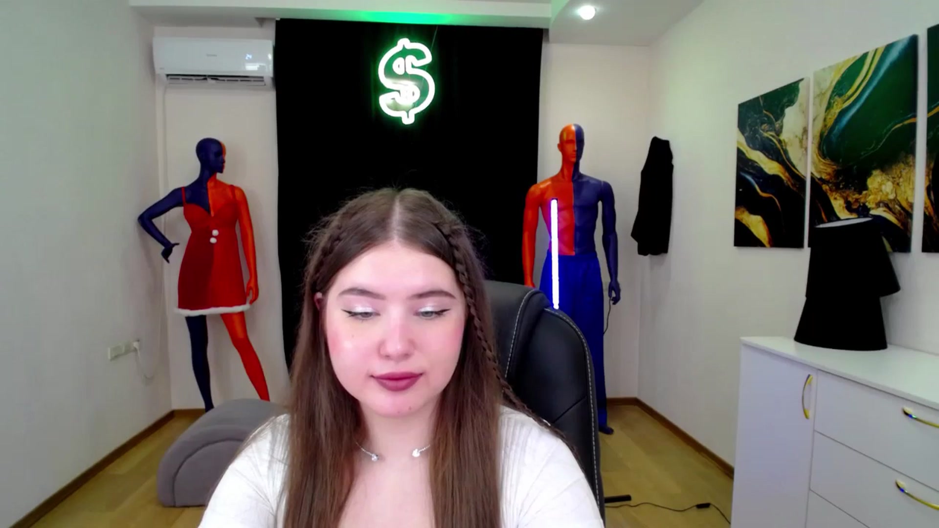 Gallery image thumbnail from AdmireMyEyes's myfreecams stream on, 01/18/2025, 19:44 image 16 of 20