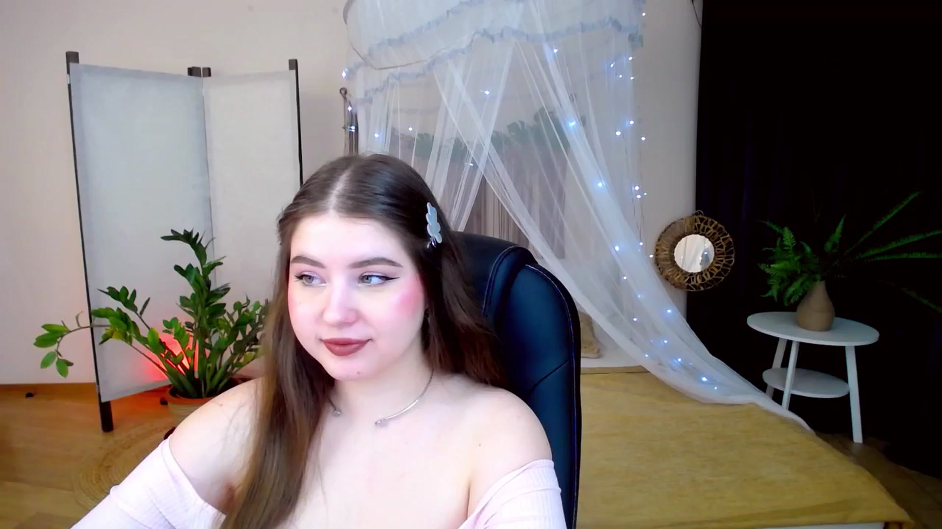 Gallery image thumbnail from AdmireMyEyes's myfreecams stream on, 01/19/2025, 19:50 image 1 of 20