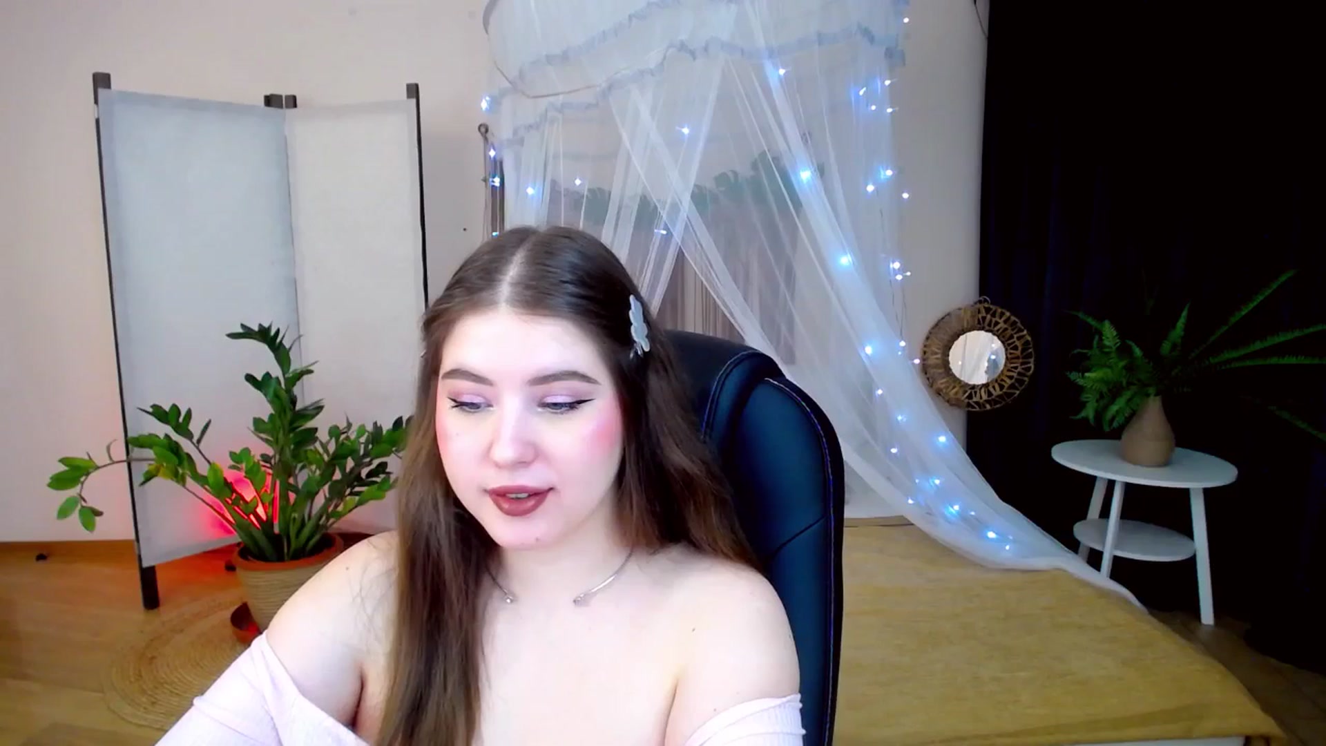 Gallery image thumbnail from AdmireMyEyes's myfreecams stream on, 01/19/2025, 19:50 image 6 of 20