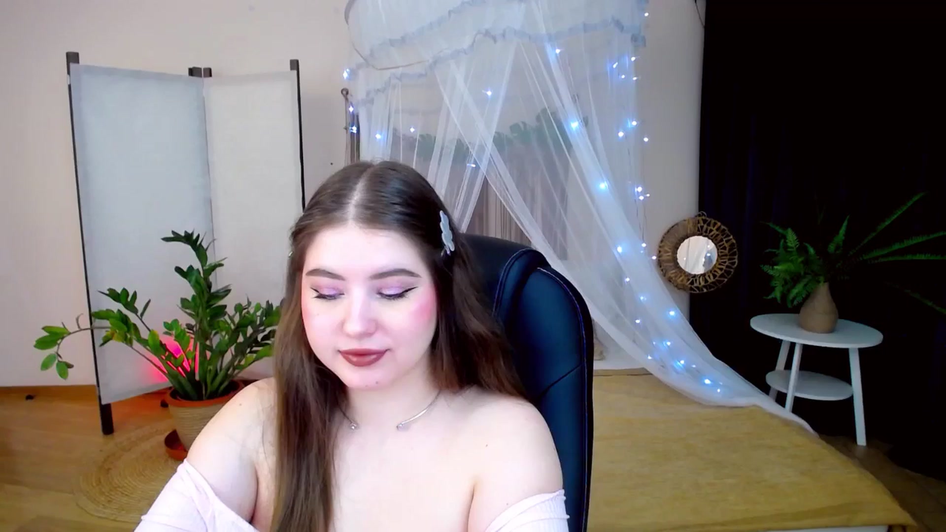 Gallery image thumbnail from AdmireMyEyes's myfreecams stream on, 01/19/2025, 19:50 image 5 of 20