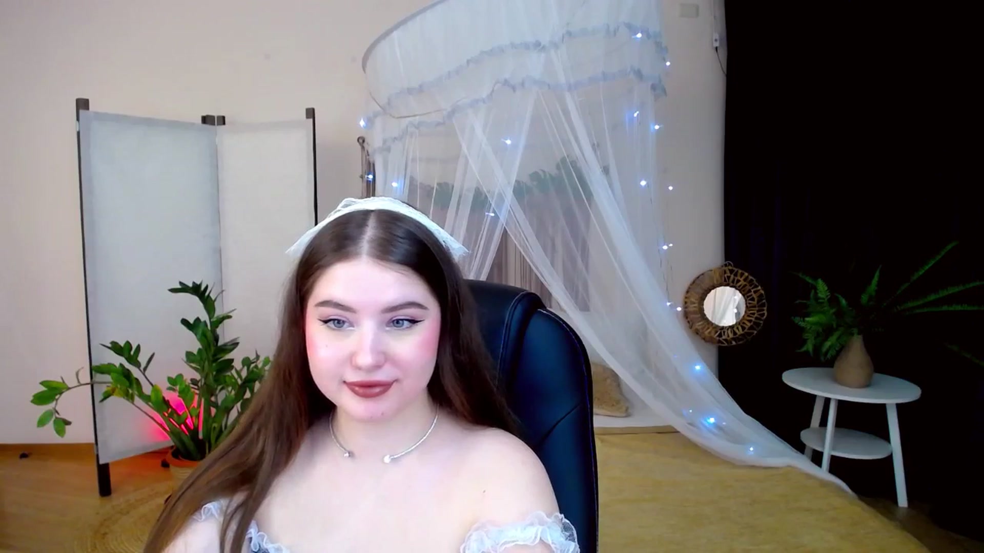 Gallery image thumbnail from AdmireMyEyes's myfreecams stream on, 01/19/2025, 19:50 image 19 of 20