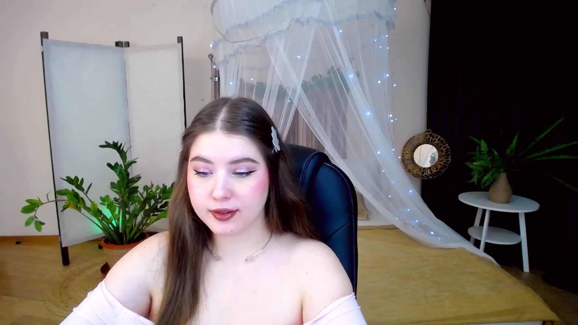 Gallery image thumbnail from AdmireMyEyes's myfreecams stream on, 01/19/2025, 19:50 image 4 of 20