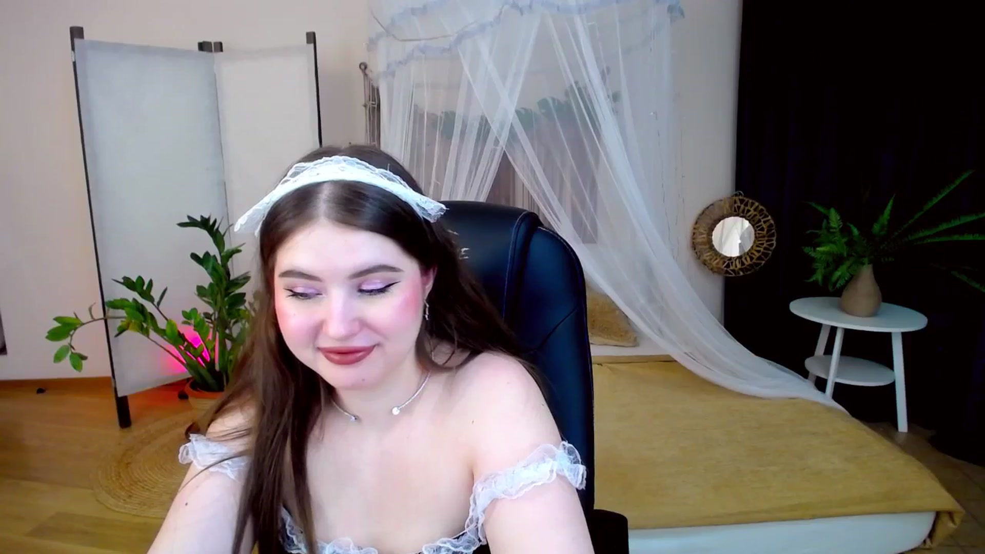 Gallery image thumbnail from AdmireMyEyes's myfreecams stream on, 01/19/2025, 23:44 image 15 of 20
