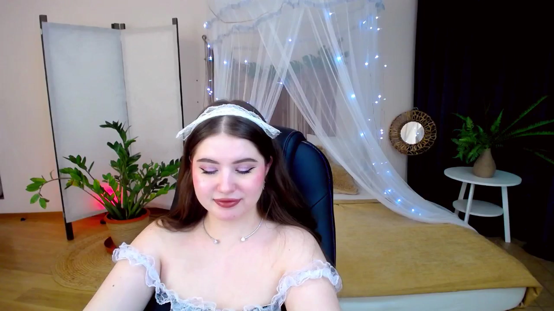 Gallery image thumbnail from AdmireMyEyes's myfreecams stream on, 01/19/2025, 23:44 image 12 of 20