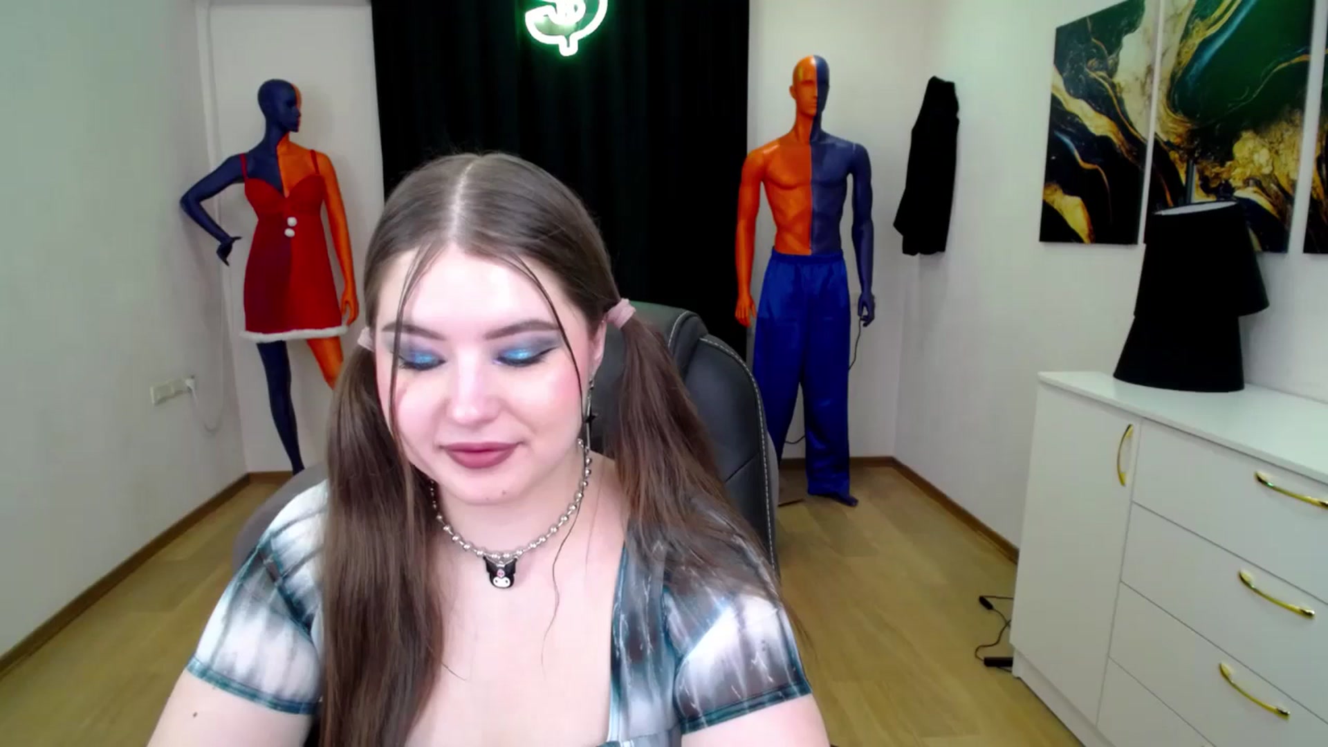Gallery image thumbnail from AdmireMyEyes's myfreecams stream on, 01/20/2025, 19:21 image 3 of 20