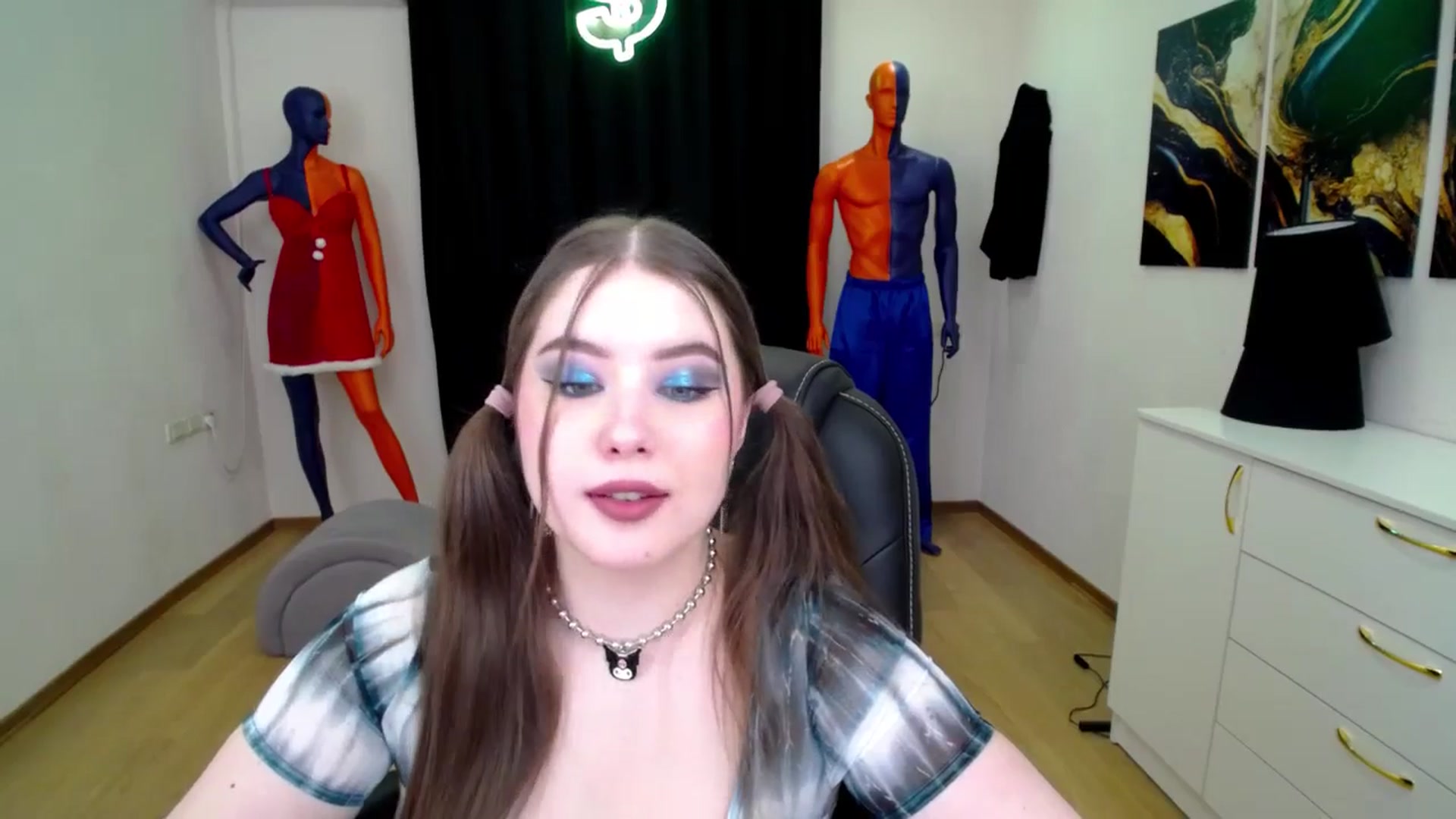 Gallery image thumbnail from AdmireMyEyes's myfreecams stream on, 01/20/2025, 19:21 image 9 of 20