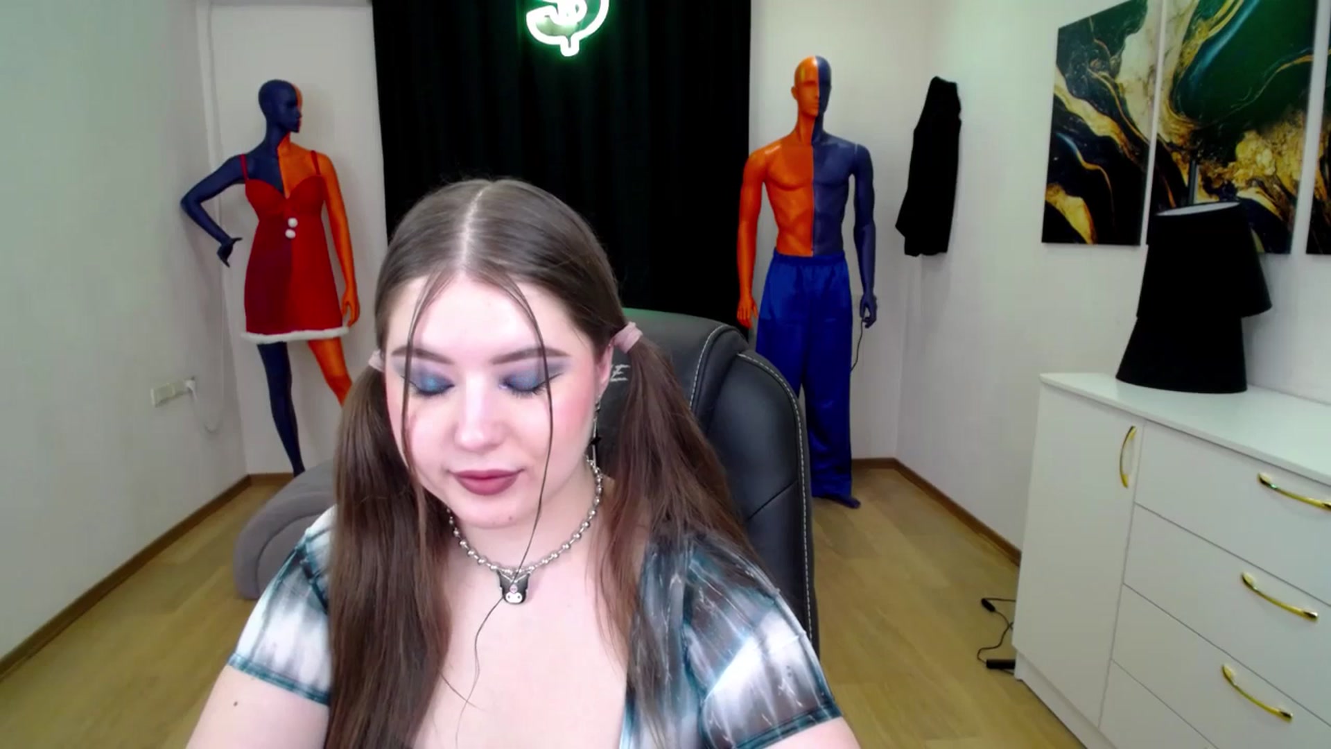 Gallery image thumbnail from AdmireMyEyes's myfreecams stream on, 01/20/2025, 19:21 image 5 of 20