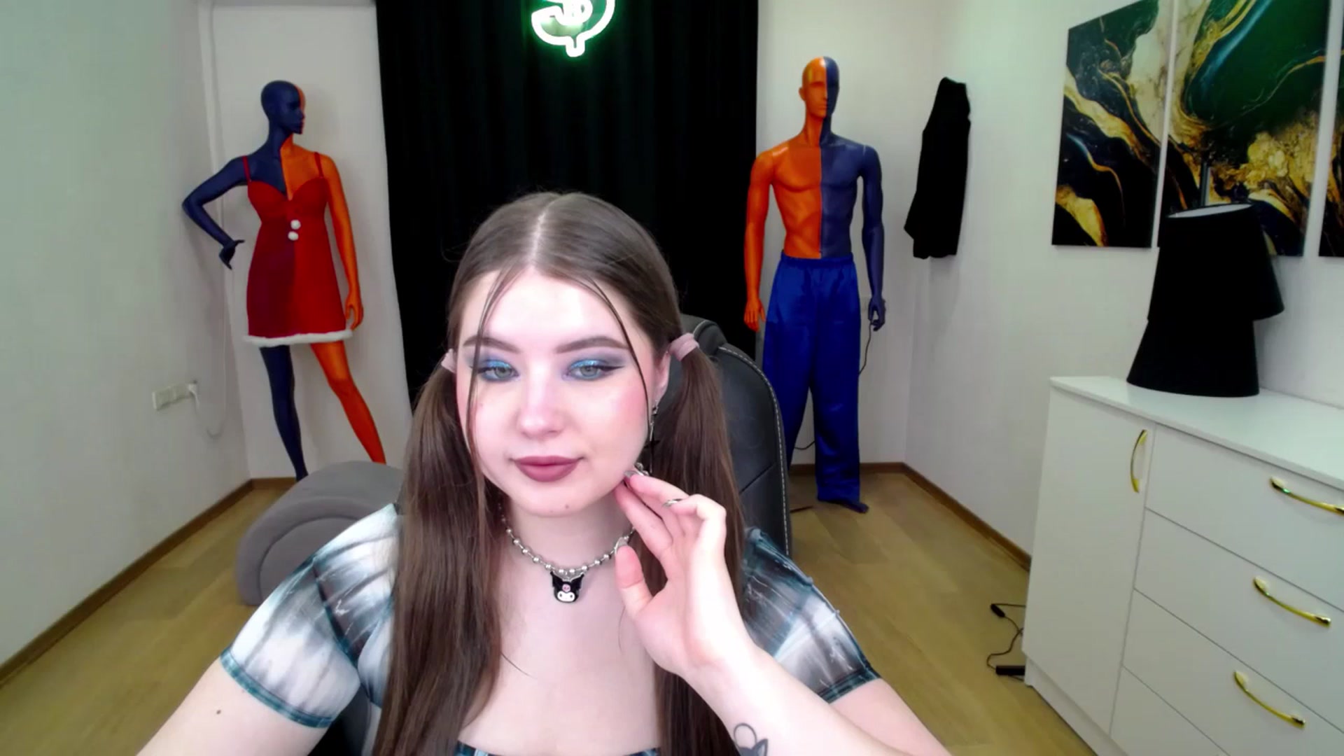 Gallery image thumbnail from AdmireMyEyes's myfreecams stream on, 01/20/2025, 19:21 image 1 of 20