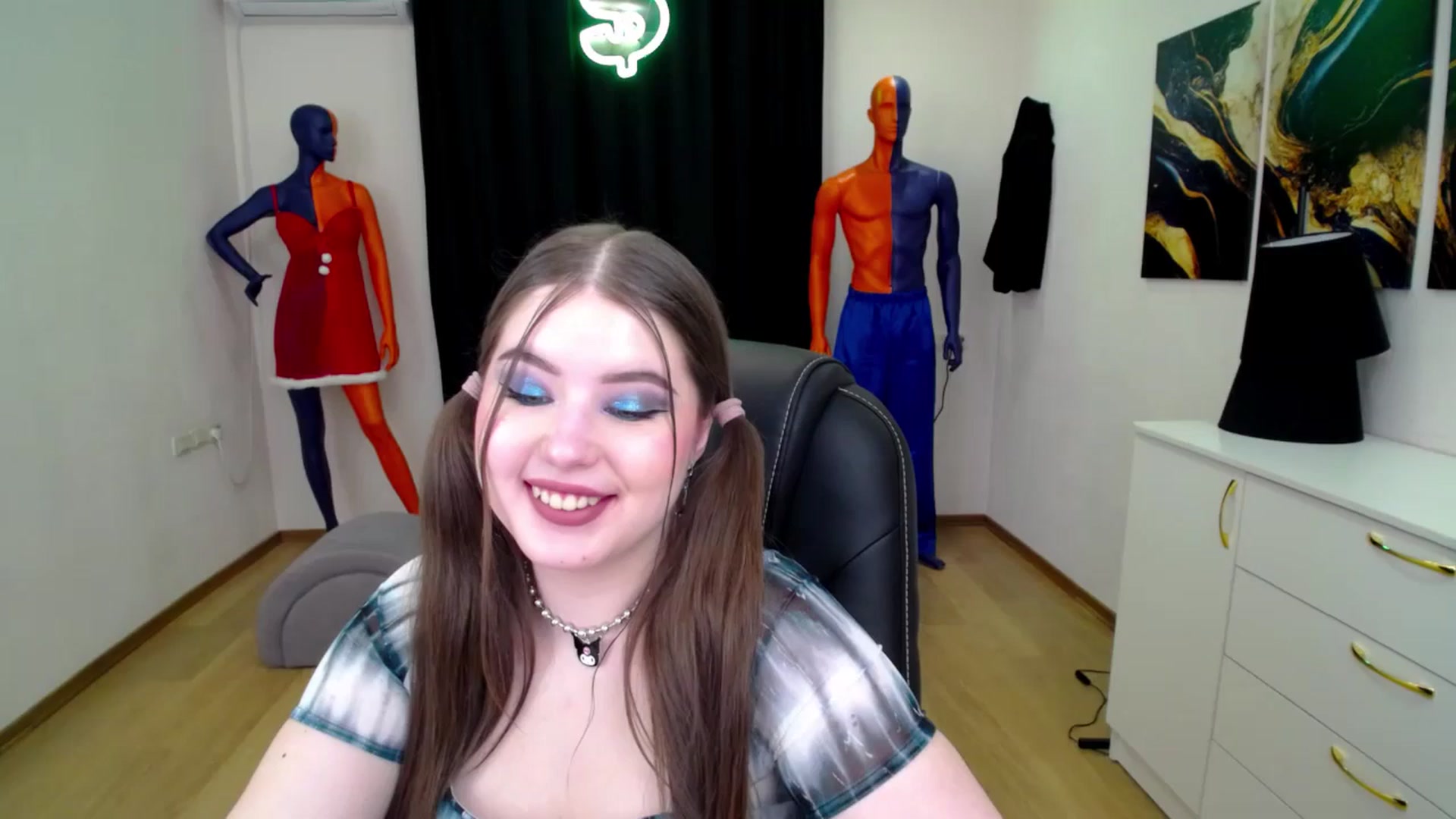 Gallery image thumbnail from AdmireMyEyes's myfreecams stream on, 01/20/2025, 19:47 image 20 of 20