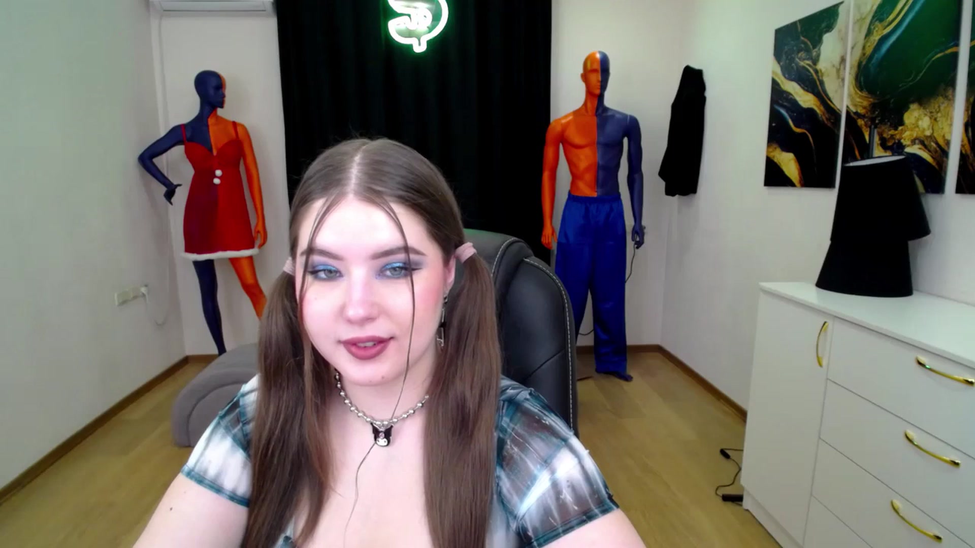 Gallery image thumbnail from AdmireMyEyes's myfreecams stream on, 01/20/2025, 20:42 image 2 of 20