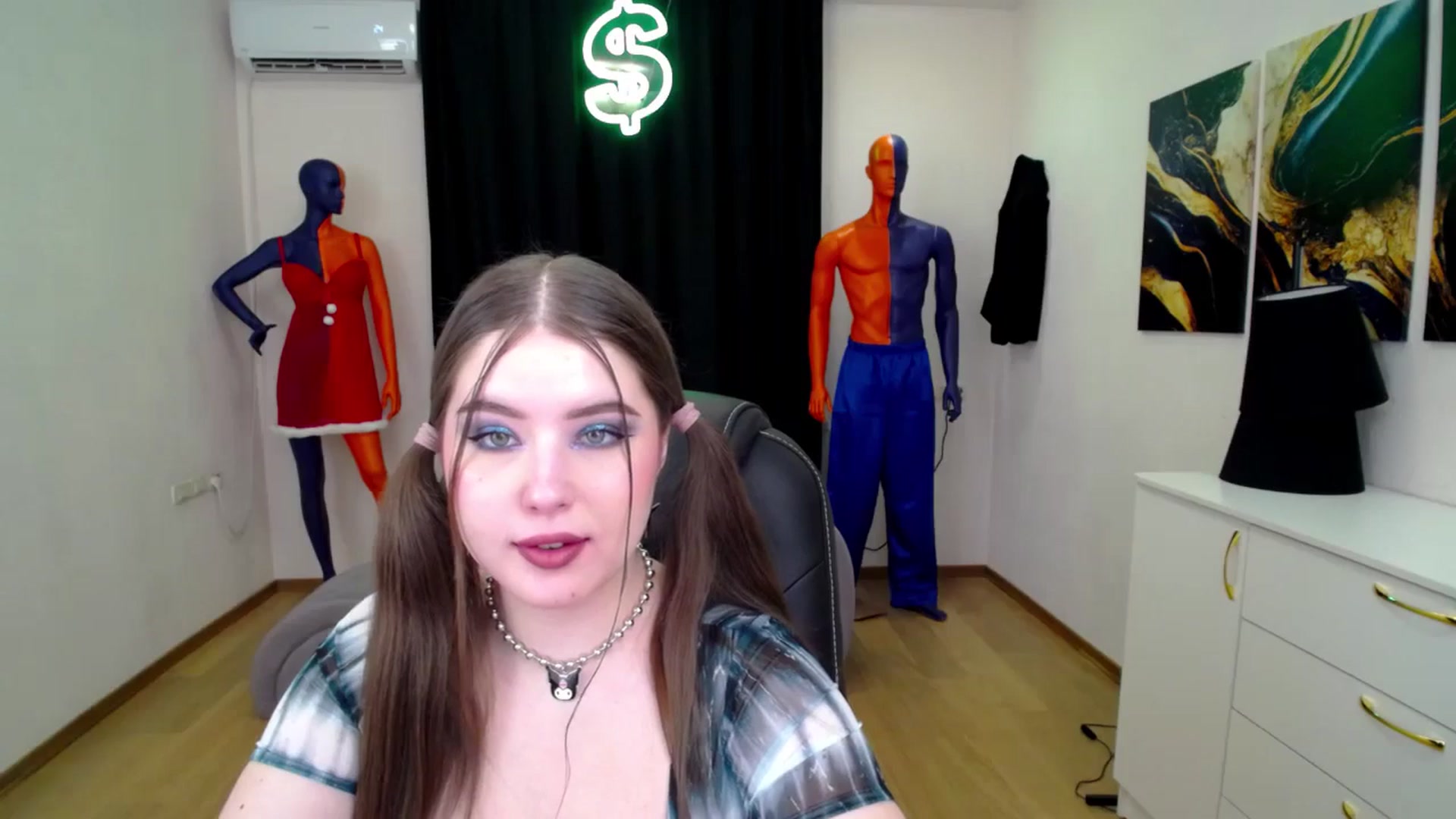 Gallery image thumbnail from AdmireMyEyes's myfreecams stream on, 01/20/2025, 20:42 image 19 of 20