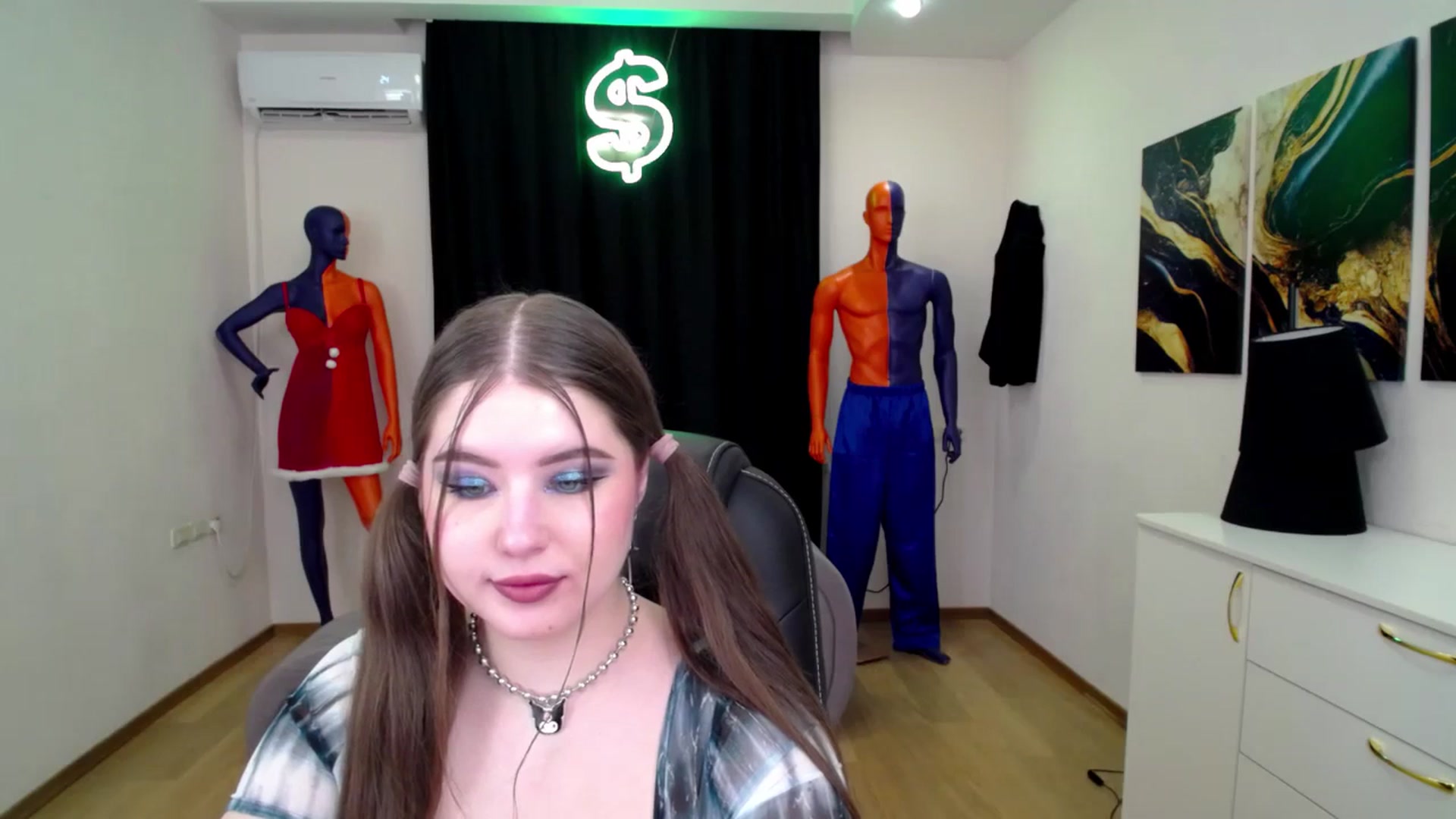 Gallery image thumbnail from AdmireMyEyes's myfreecams stream on, 01/20/2025, 20:42 image 17 of 20