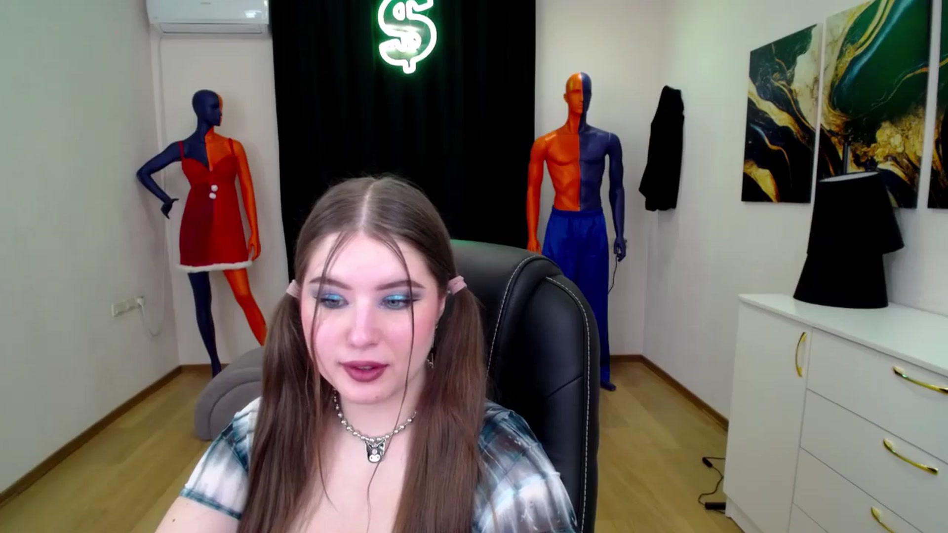 Gallery image thumbnail from AdmireMyEyes's myfreecams stream on, 01/20/2025, 23:48 image 15 of 20
