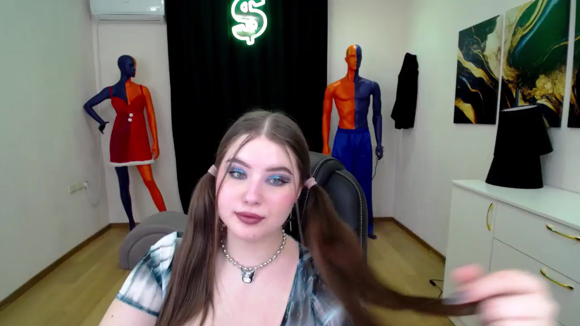 Gallery image thumbnail from AdmireMyEyes's myfreecams stream on, 01/20/2025, 23:48 image 20 of 20
